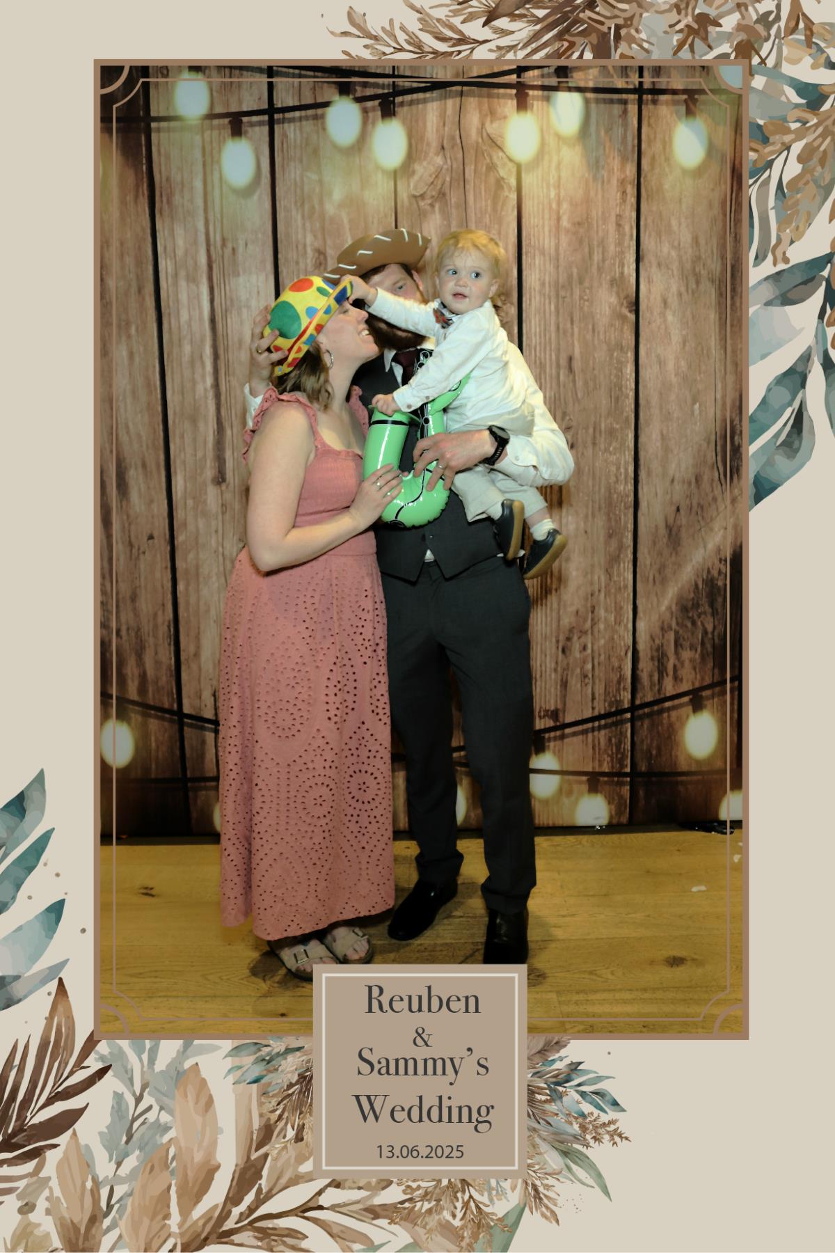 Reuben & Sammy's Wedding | View more photos from the event at mediagallery.flameentertainments.co.uk/u/Flame-Entertainments/Reuben-Sammys-Wedding