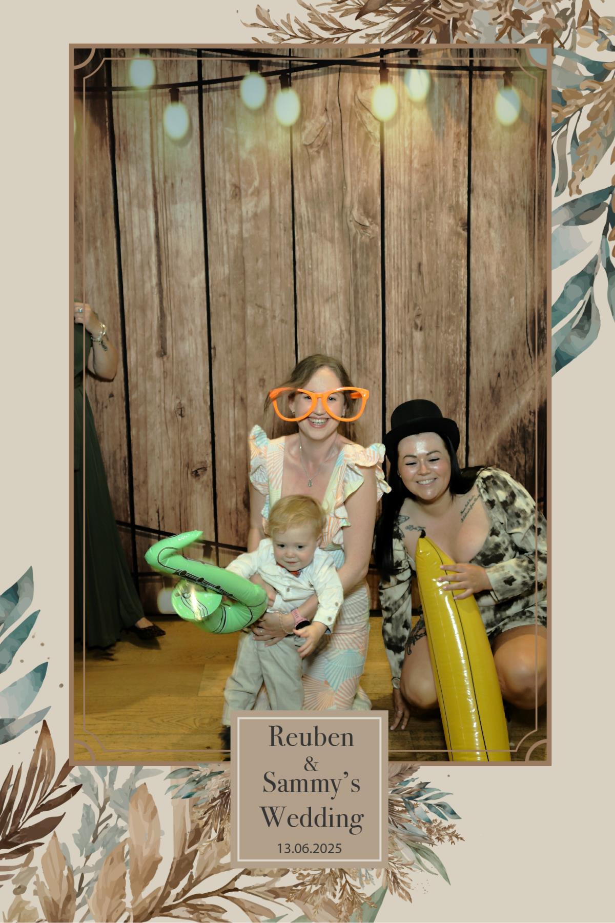 Reuben & Sammy's Wedding | View more photos from the event at mediagallery.flameentertainments.co.uk/u/Flame-Entertainments/Reuben-Sammys-Wedding