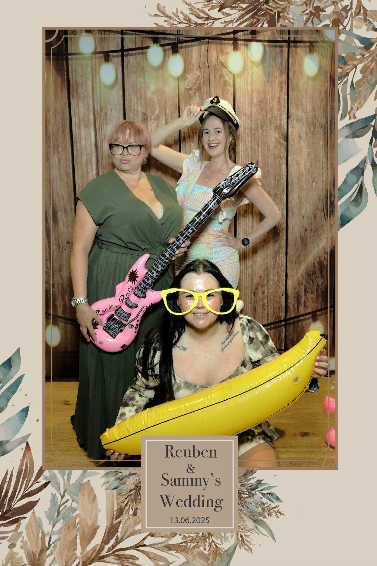 Reuben & Sammy's Wedding | View more photos from the event at mediagallery.flameentertainments.co.uk/u/Flame-Entertainments/Reuben-Sammys-Wedding