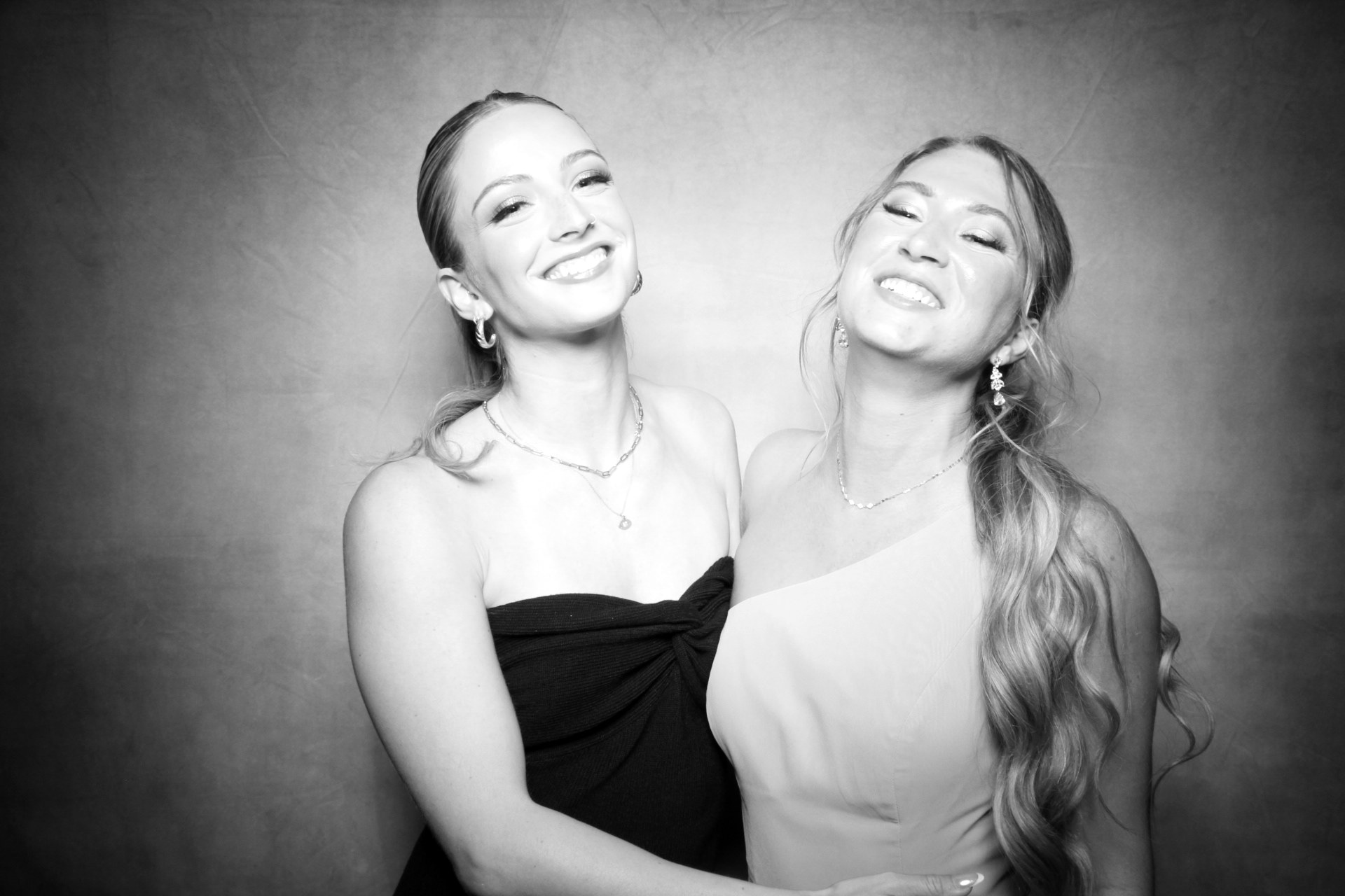 Madison and Trevon | View more photos from the event at photos.fotably.com/u/FotablyPhotoBooth/Madison-and-Trevon