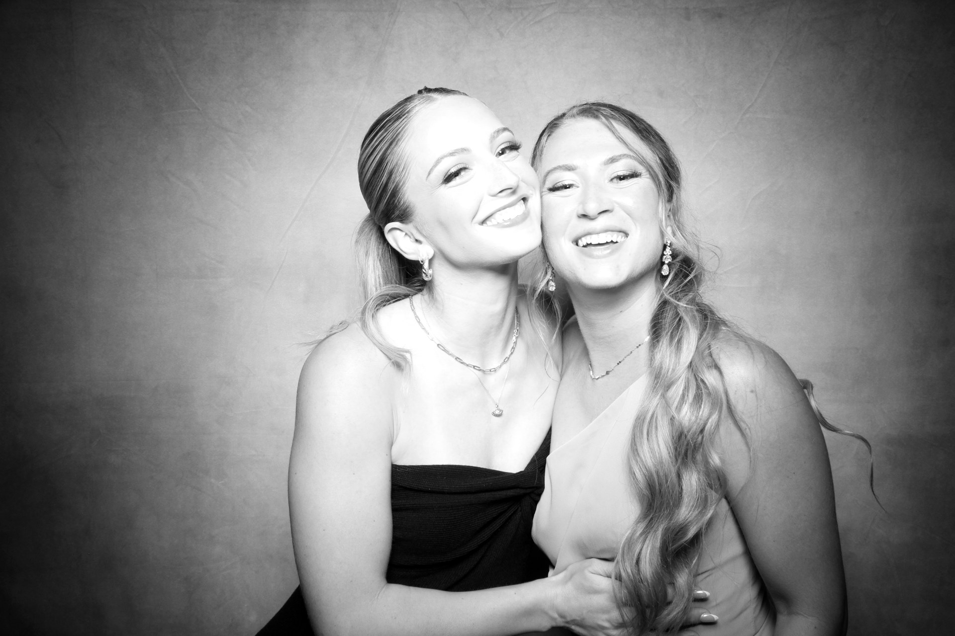 Madison and Trevon | View more photos from the event at photos.fotably.com/u/FotablyPhotoBooth/Madison-and-Trevon