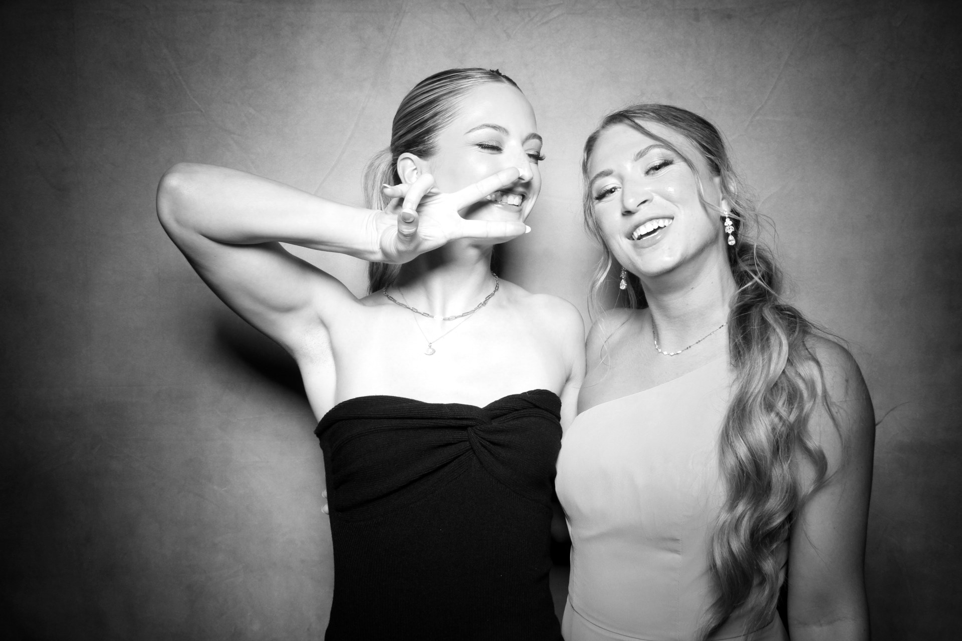 Madison and Trevon | View more photos from the event at photos.fotably.com/u/FotablyPhotoBooth/Madison-and-Trevon