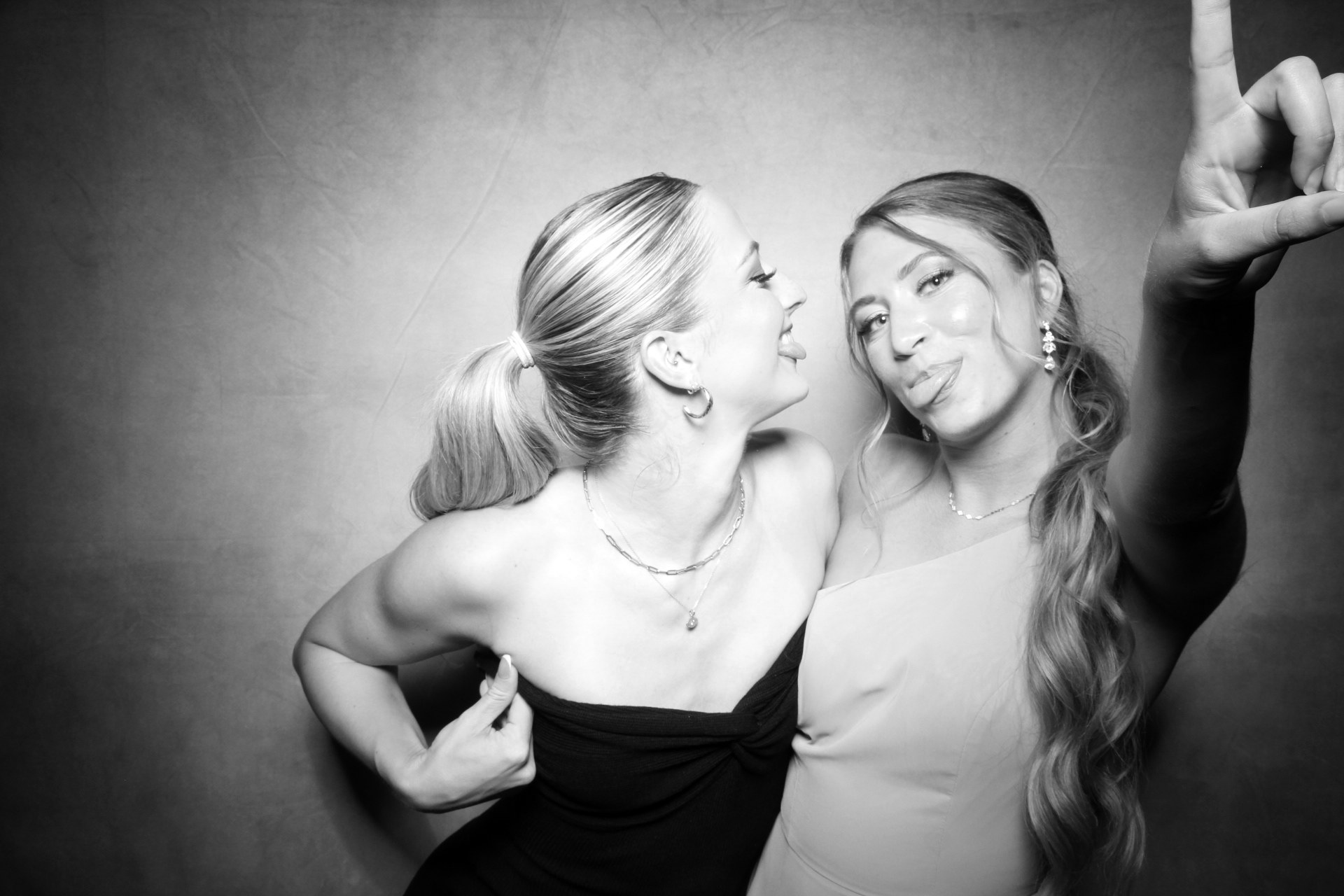 Madison and Trevon | View more photos from the event at photos.fotably.com/u/FotablyPhotoBooth/Madison-and-Trevon