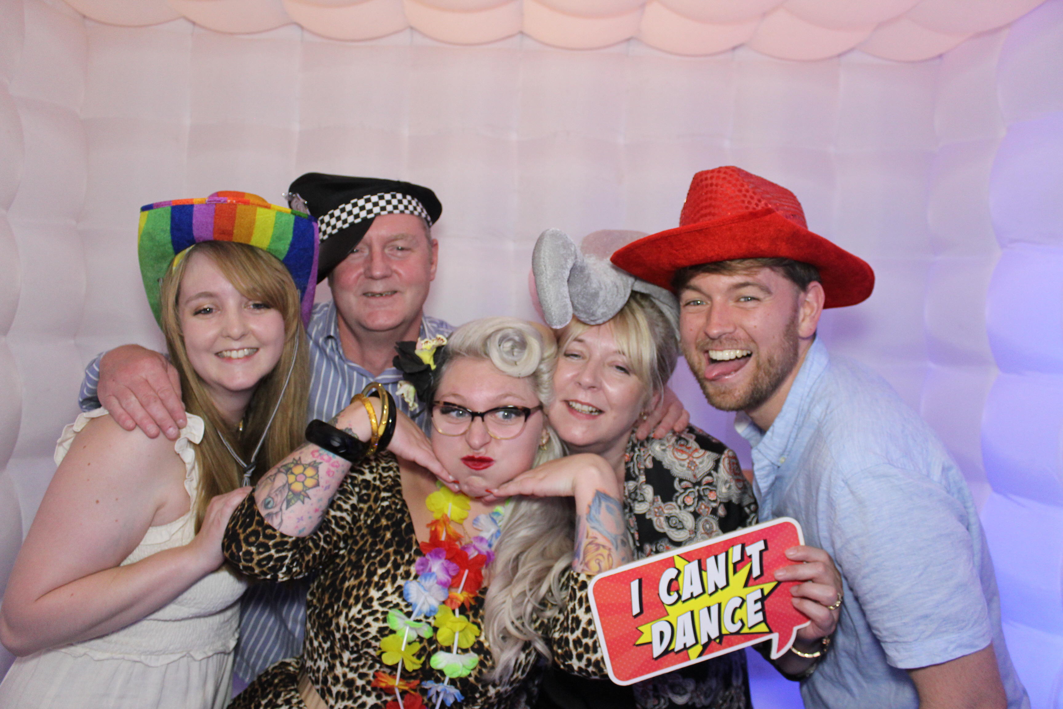 Lou's 40th Birthday | View more photos from the event at gallery.funbooth.uk.com/u/FunboothLTD1/Lous-40th-Birthday