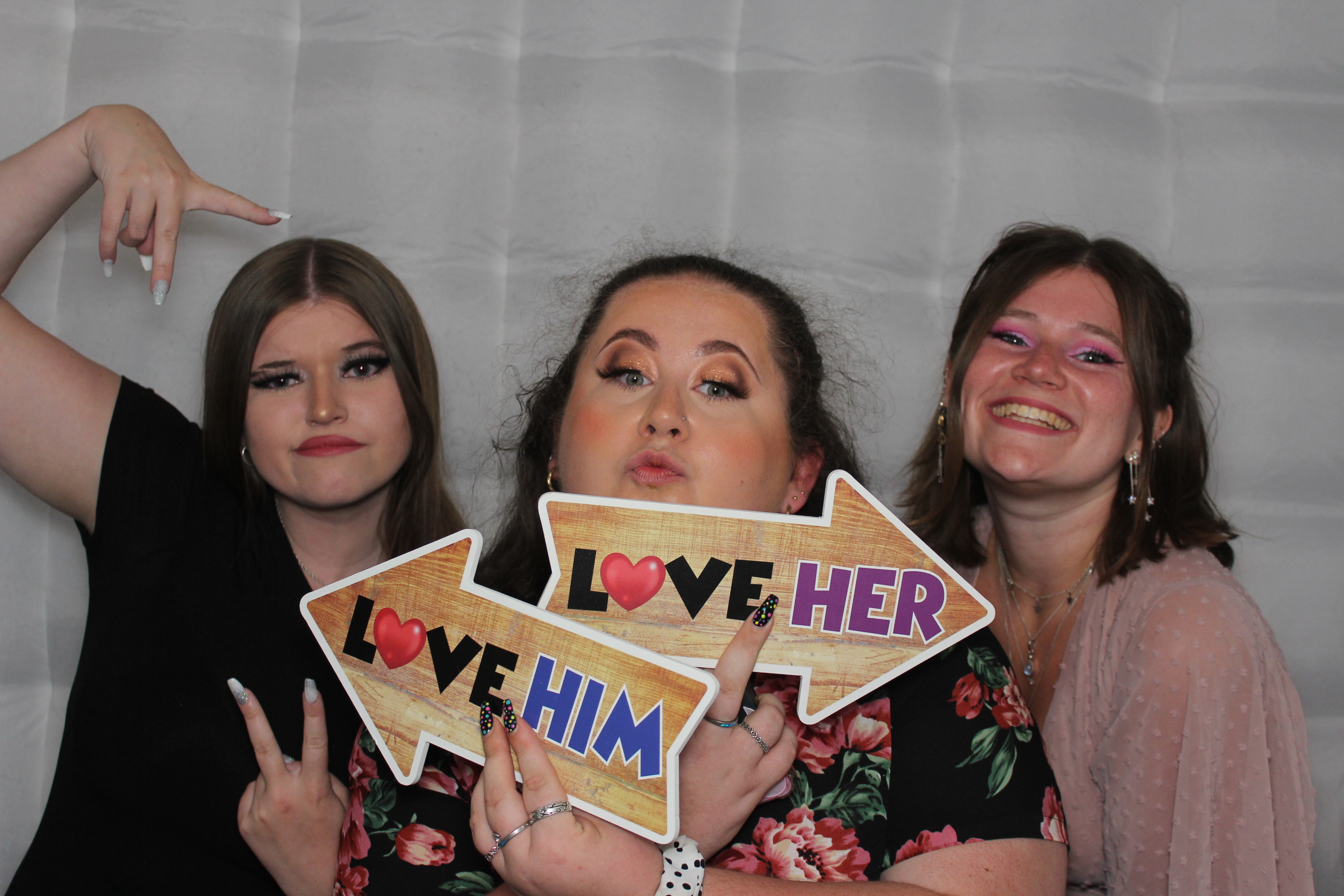 Erin's Leaving Party | View more photos from the event at gallery.funbooth.uk.com/u/FunboothLTD1/Erins-Leaving-Party