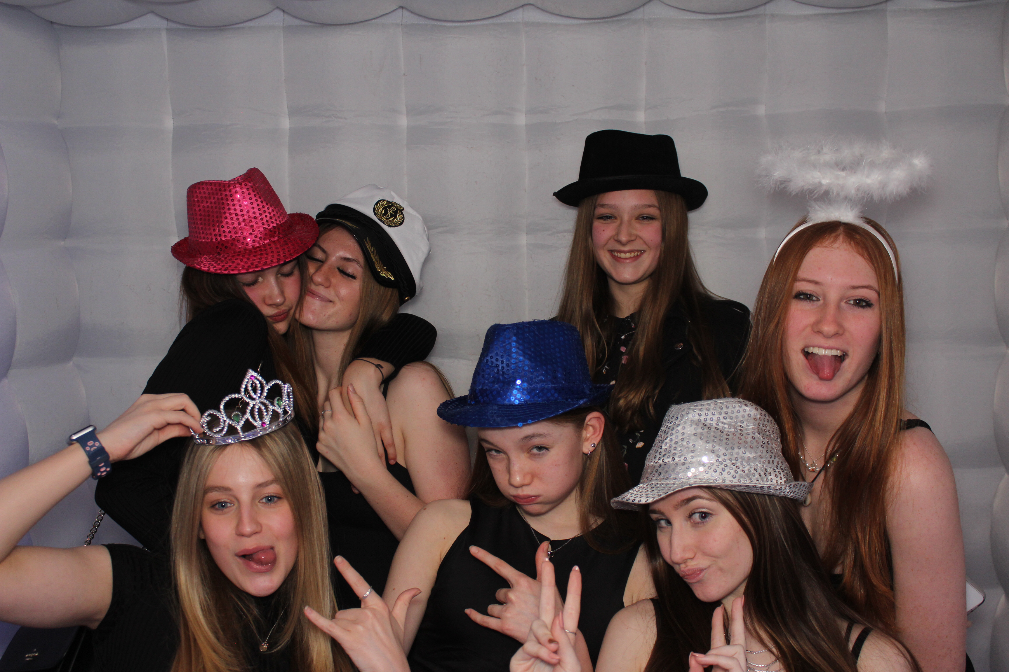 Katie's 40th & Emma's 16th Birthday Party | View more photos from the event at gallery.funbooth.uk.com/u/FunboothLTD1/Katies-40th-Emmas-16th-Birthday-Party