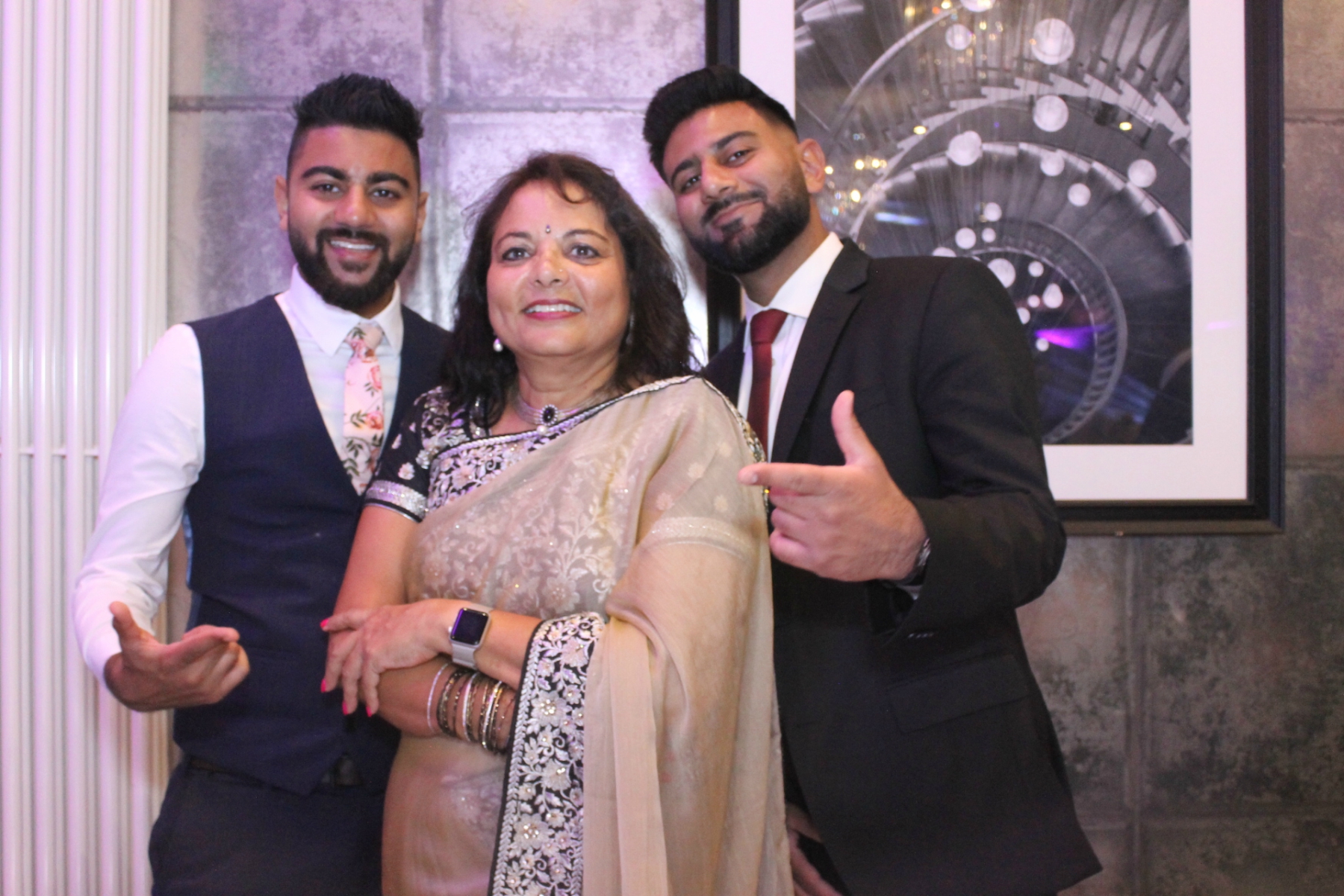 Mehul & Roshni | View more photos from the event at gallery.funbooth.uk.com/u/FunboothLTD1/Mehul-Roshni