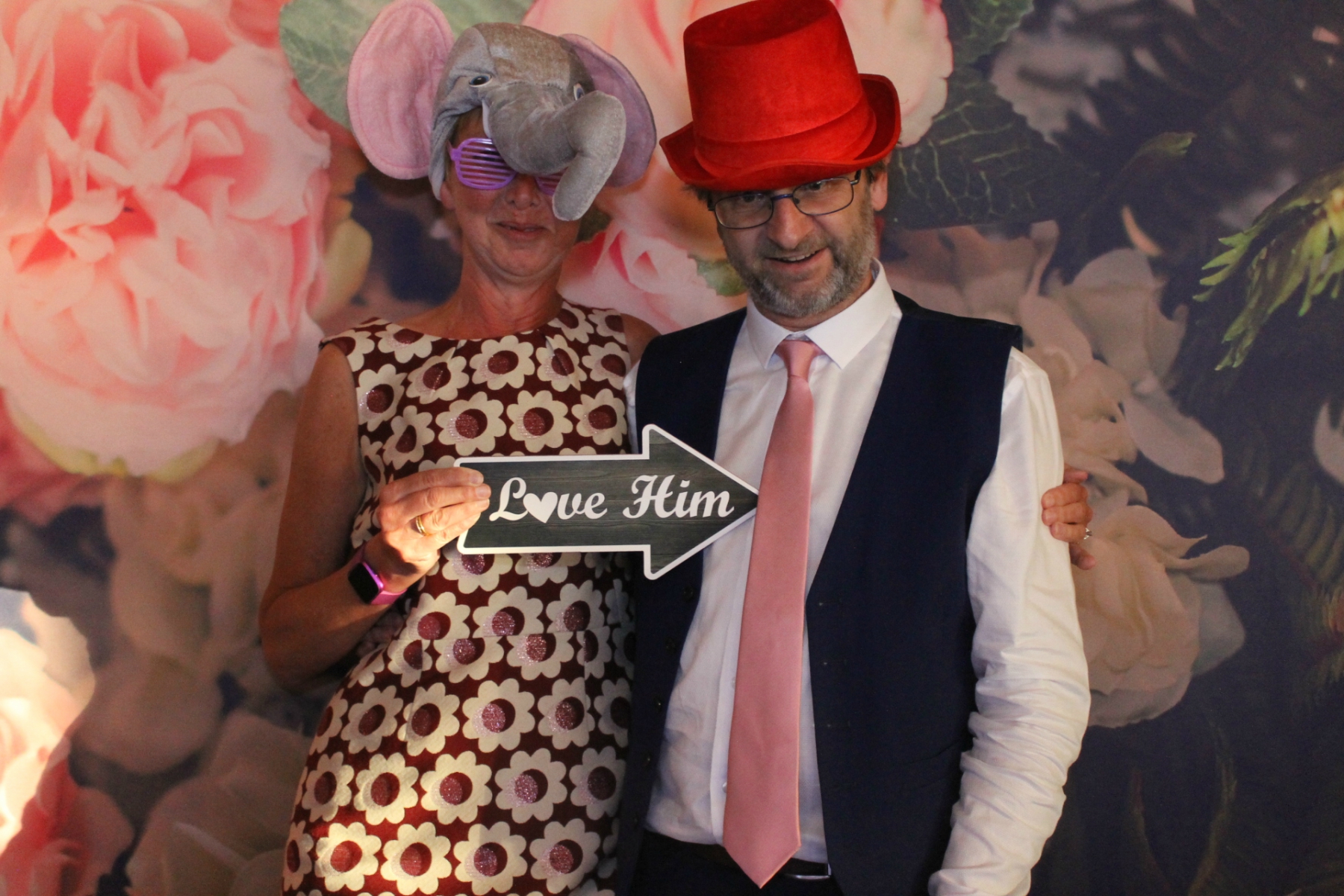 Mr & Mrs Harris  | View more photos from the event at gallery.funbooth.uk.com/u/FunboothLTD1/Mr-Mrs-Harris