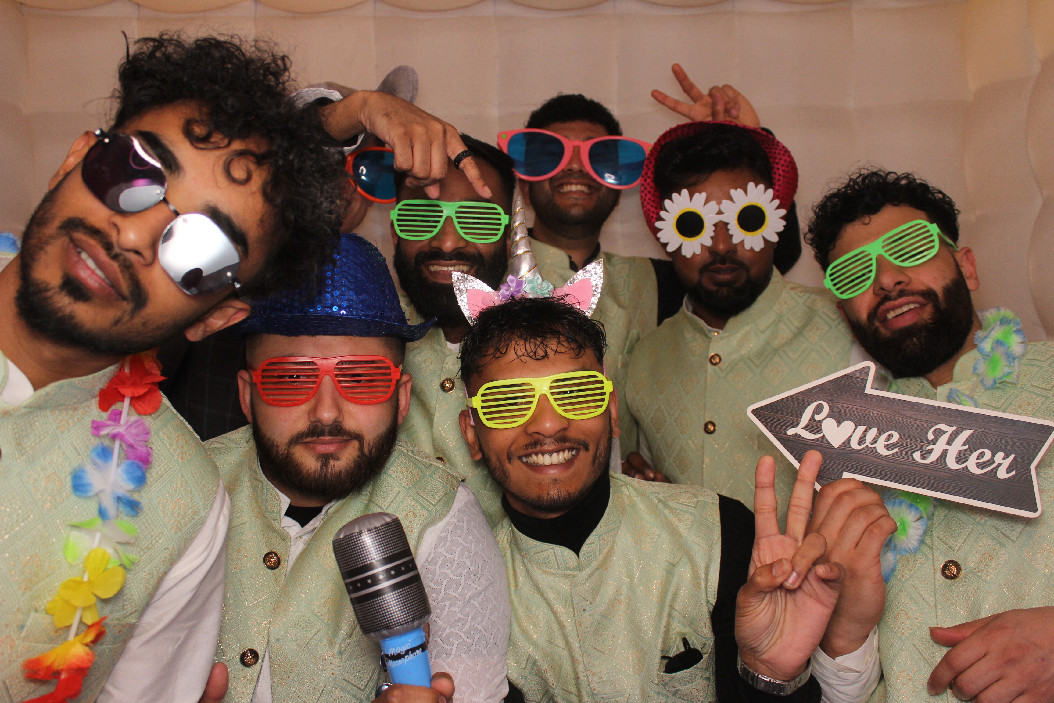 Celebrating Rayhan & Reena's Wedding | View more photos from the event at gallery.funbooth.uk.com/u/FunboothLTD1/Celebrating-Rayhan-Reenas-Wedding