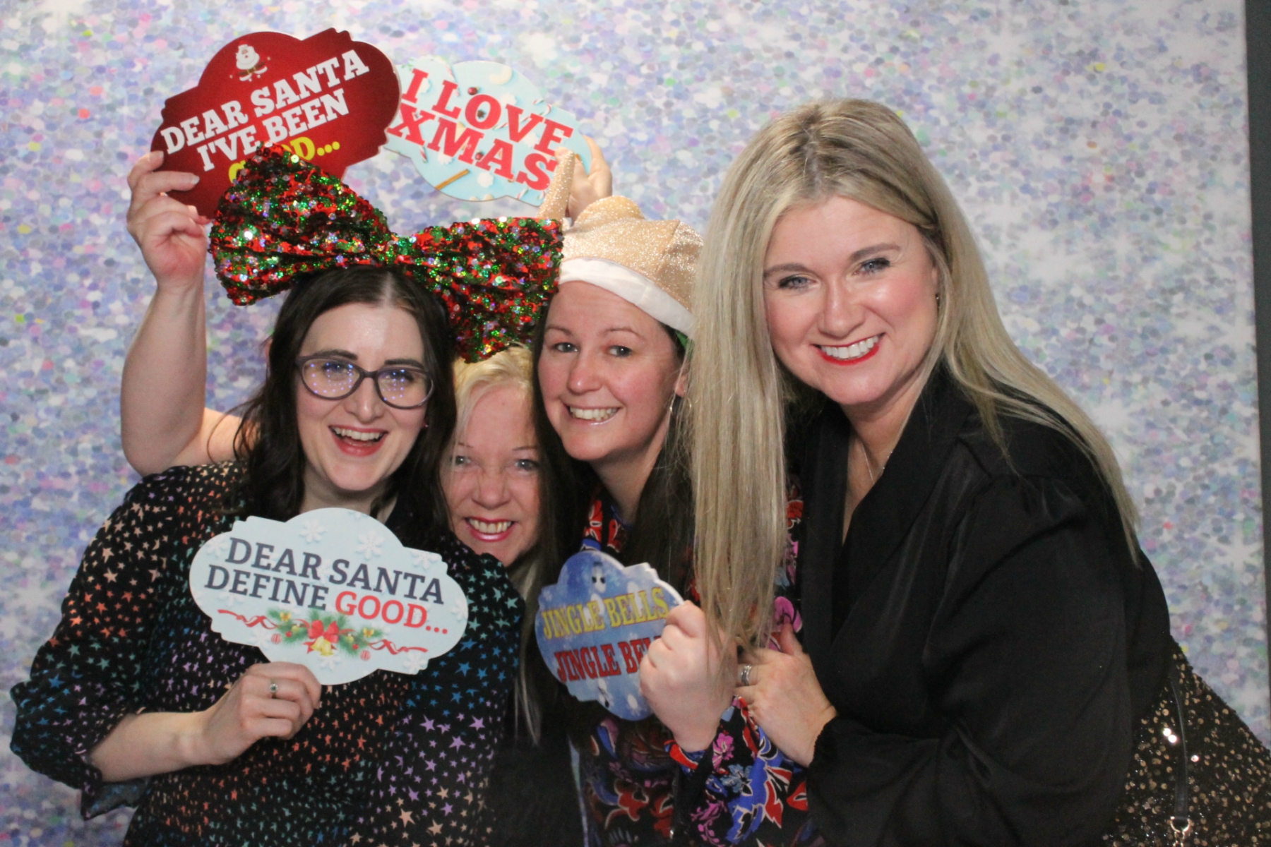 Portsmouth Water's Festive Party 2023 | View more photos from the event at gallery.funbooth.uk.com/u/FunboothLTD1/Portsmouth-Waters-Festive-Party-2023