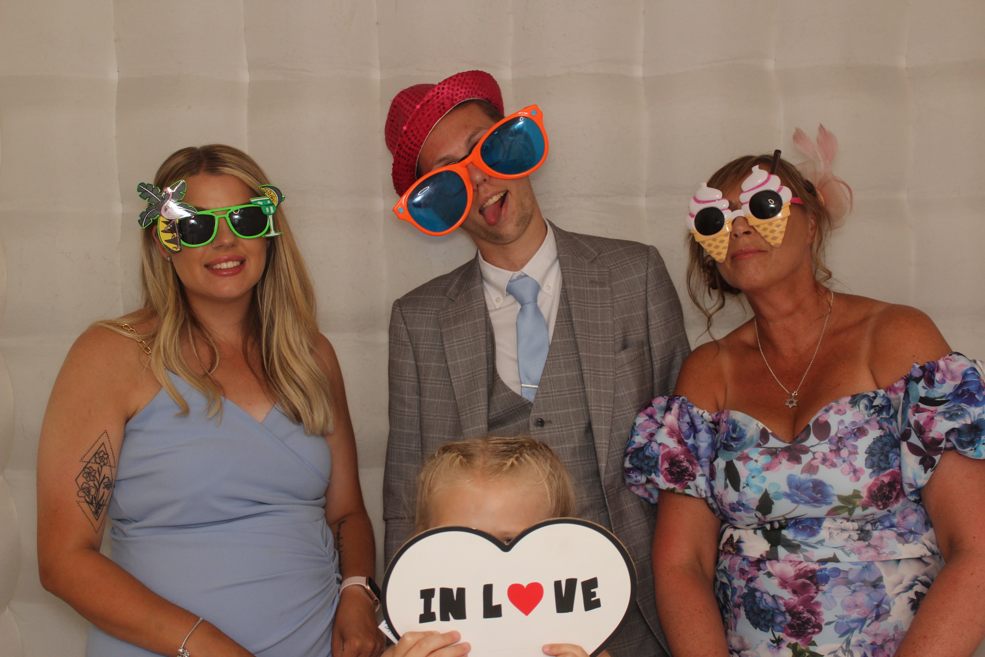 Robyn & Sean's 10th Wedding Anniversary | View more photos from the event at gallery.funbooth.uk.com/u/FunboothLTD1/Robyn-Seans-10th-Wedding-Anniversary