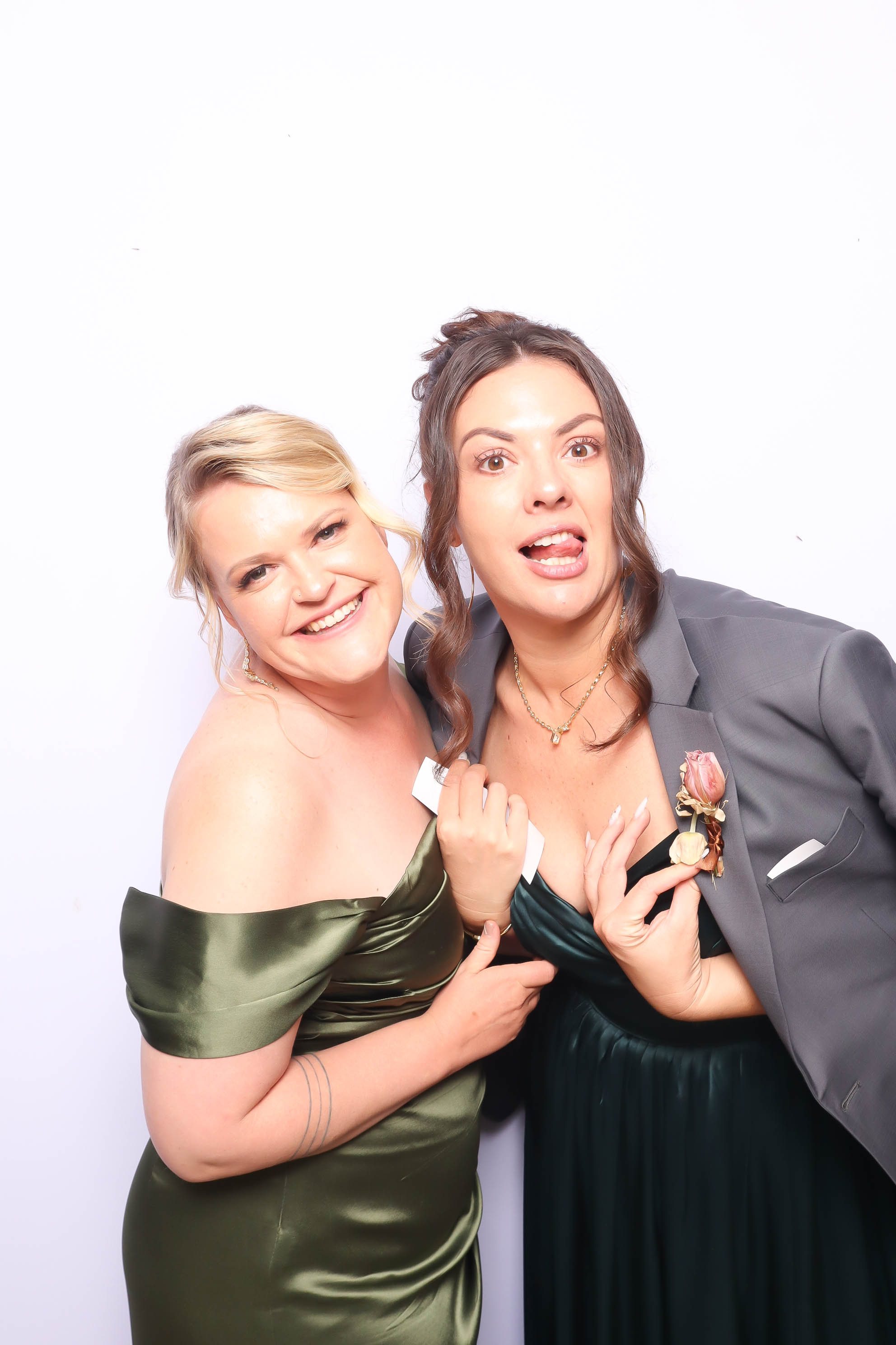 Kimberley & Reginald | View more photos from the event at photos.goldotter.co.za/u/GoldOtterMedia/Kimberley-Reginald