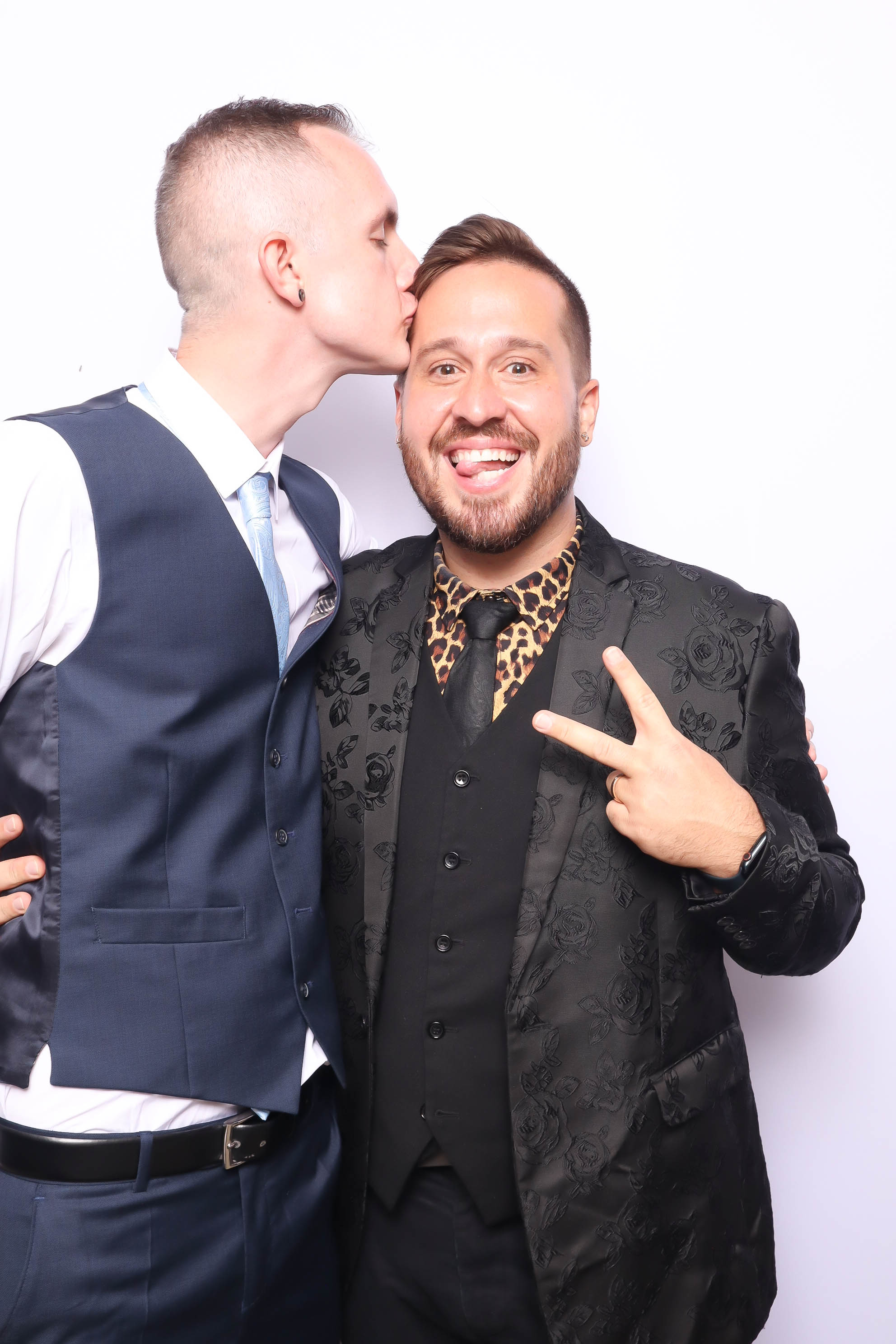 Kimberley & Reginald | View more photos from the event at photos.goldotter.co.za/u/GoldOtterMedia/Kimberley-Reginald