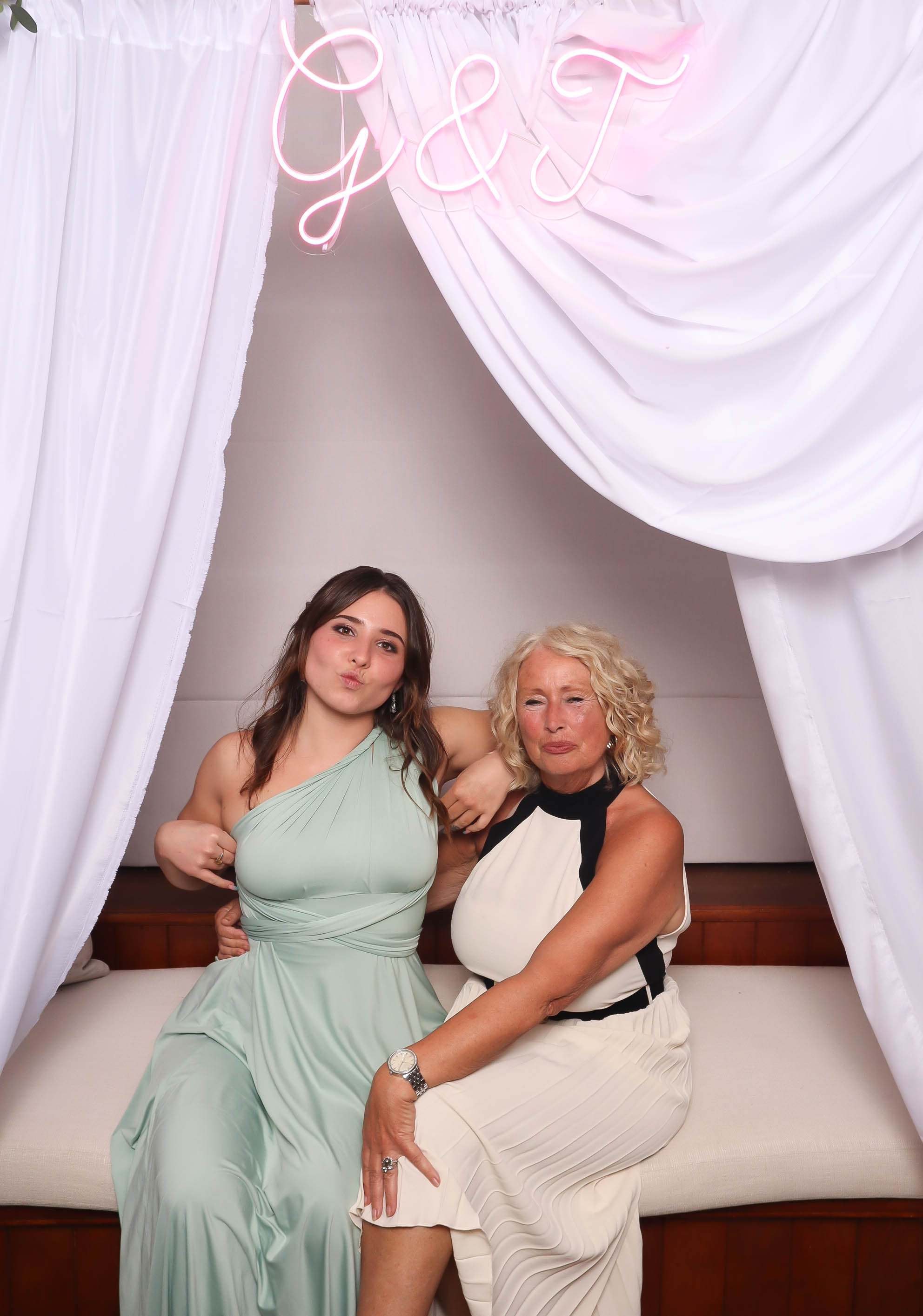 Tia & Gian | View more photos from the event at photos.goldotter.co.za/u/GoldOtterMedia/Tia-Gian