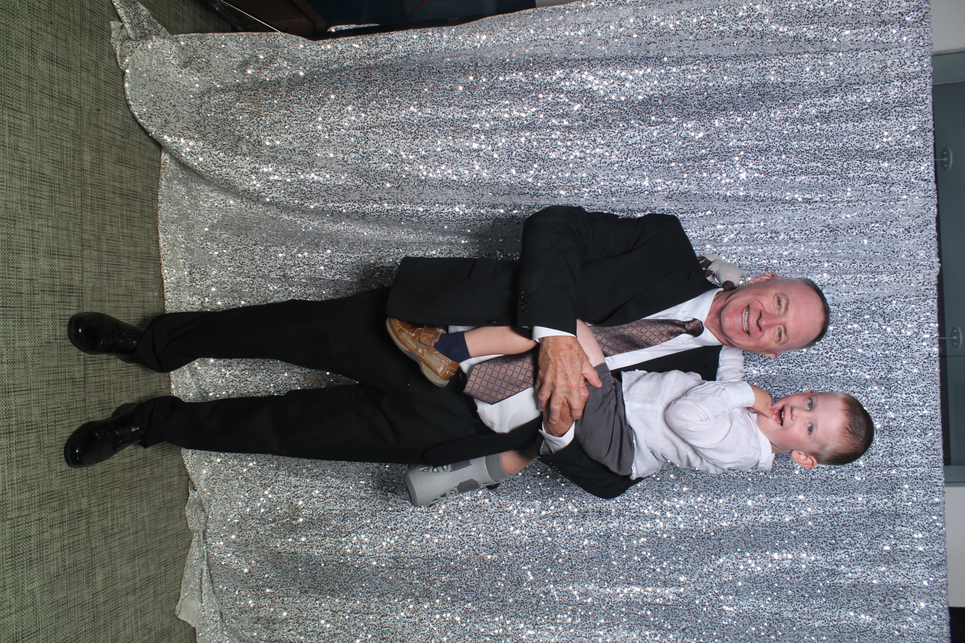 Emily and Stephen Wedding  | View more photos from the event at v1.boothgallery.com/u/HelloPhotoBoothRental/Emily-and-Stephen-Wedding