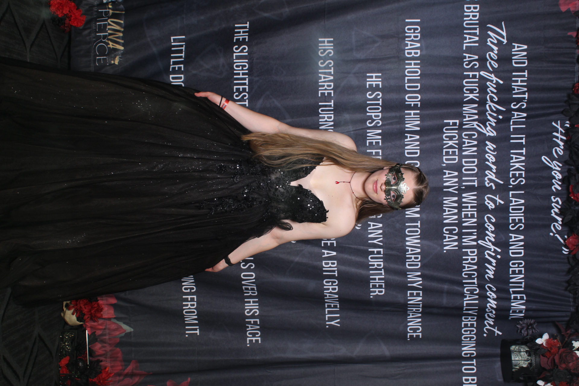 Sinners & Stardust  | View more photos from the event at v1.boothgallery.com/u/HelloPhotoBoothRental/Sinners-Stardust