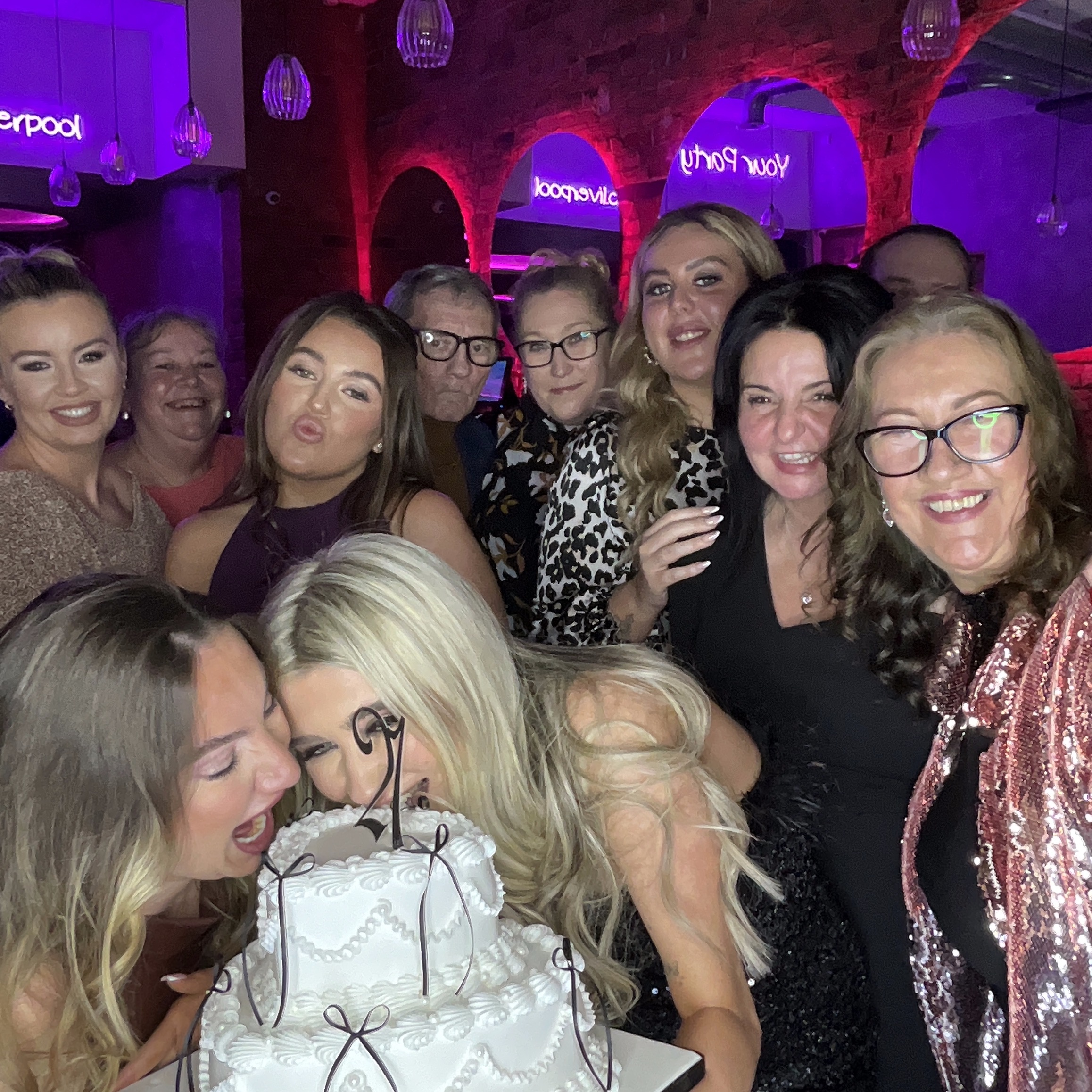 Carina's 21st Birthday | View more photos from the event at gallery.liverpoolselfiemirror.co.uk/u/LiverpoolSelfieMirror/Carinas-21st-Birthday