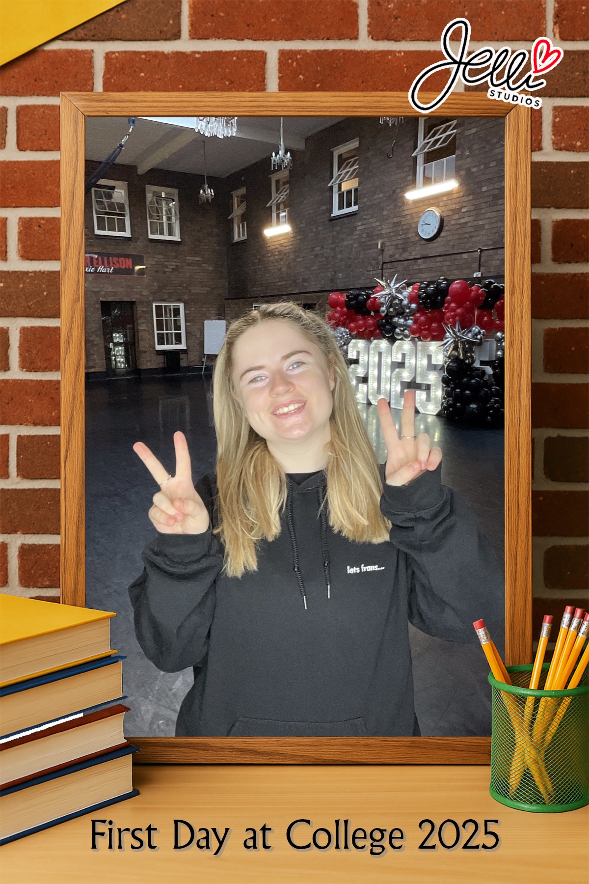 Jelli Studios First Day of College 2025 | View more photos from the event at gallery.liverpoolselfiemirror.co.uk/u/LiverpoolSelfieMirror/Jelli-Studios-First-Day-of-College-2025