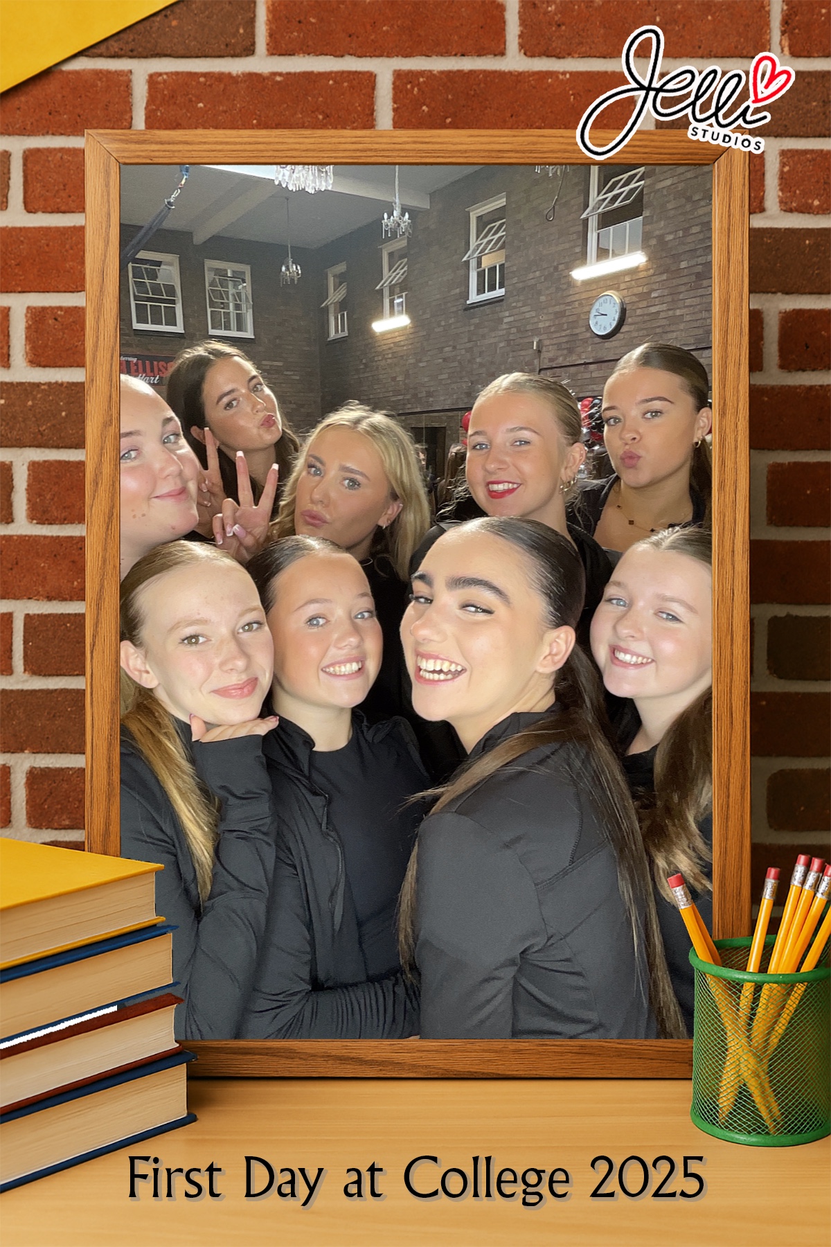 Jelli Studios First Day of College 2025 | View more photos from the event at gallery.liverpoolselfiemirror.co.uk/u/LiverpoolSelfieMirror/Jelli-Studios-First-Day-of-College-2025