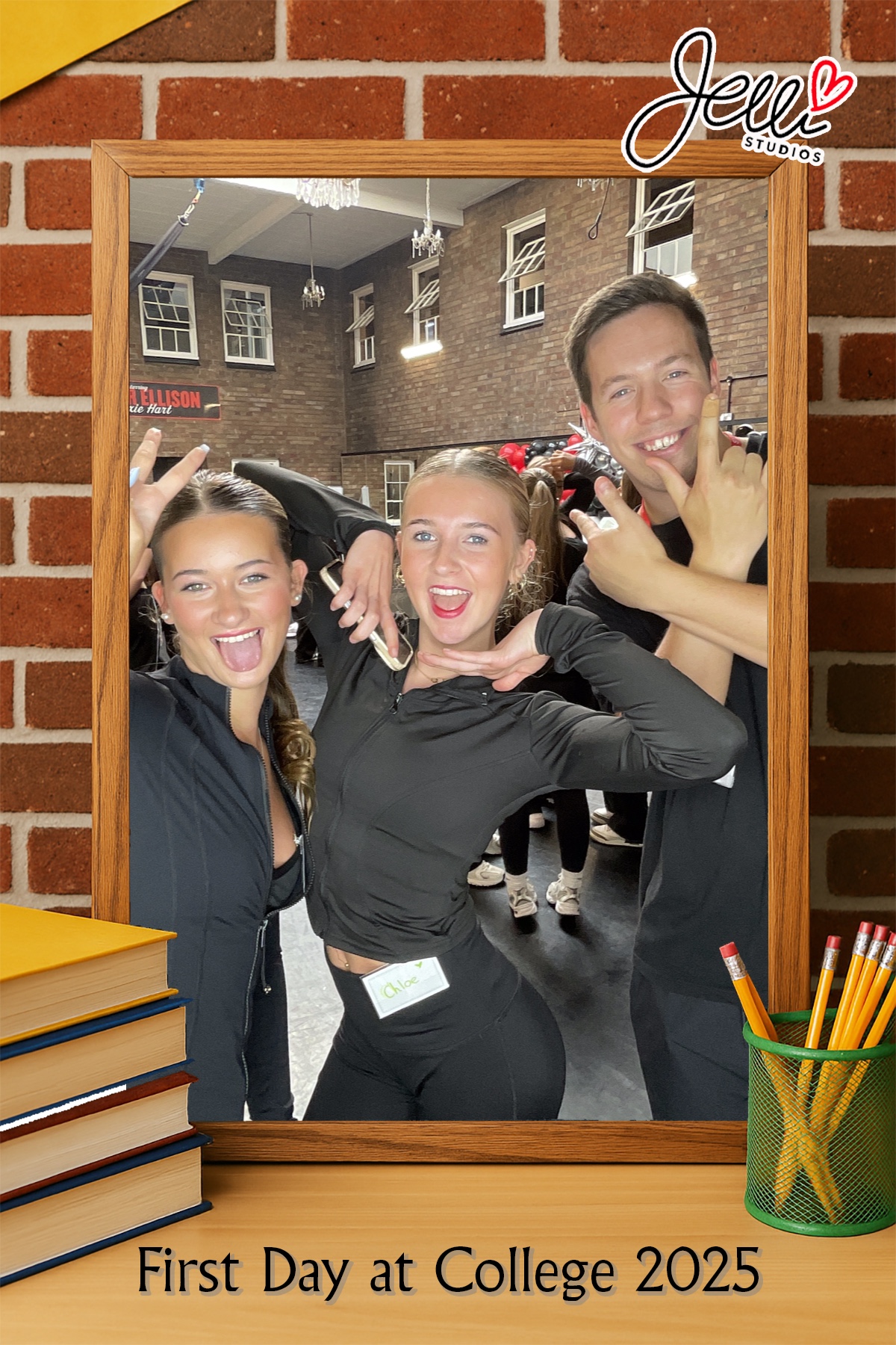 Jelli Studios First Day of College 2025 | View more photos from the event at gallery.liverpoolselfiemirror.co.uk/u/LiverpoolSelfieMirror/Jelli-Studios-First-Day-of-College-2025