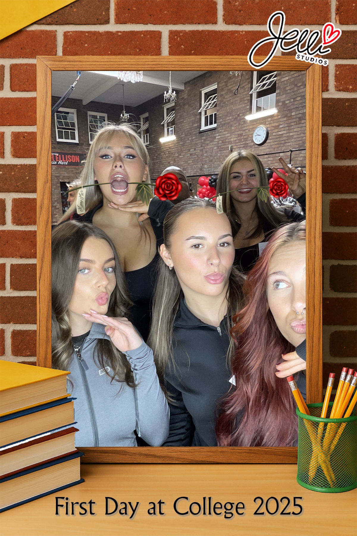 Jelli Studios First Day of College 2025 | View more photos from the event at gallery.liverpoolselfiemirror.co.uk/u/LiverpoolSelfieMirror/Jelli-Studios-First-Day-of-College-2025