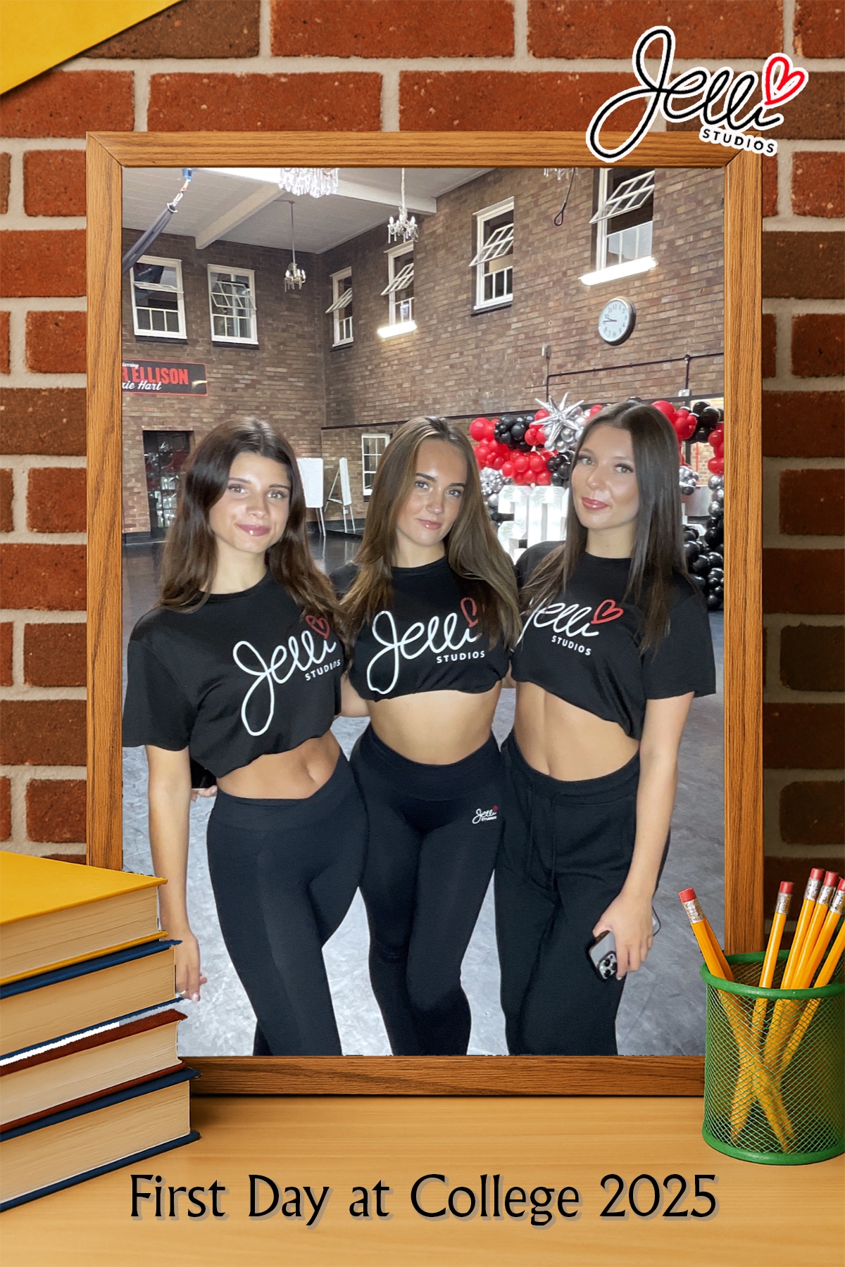 Jelli Studios First Day of College 2025 | View more photos from the event at gallery.liverpoolselfiemirror.co.uk/u/LiverpoolSelfieMirror/Jelli-Studios-First-Day-of-College-2025