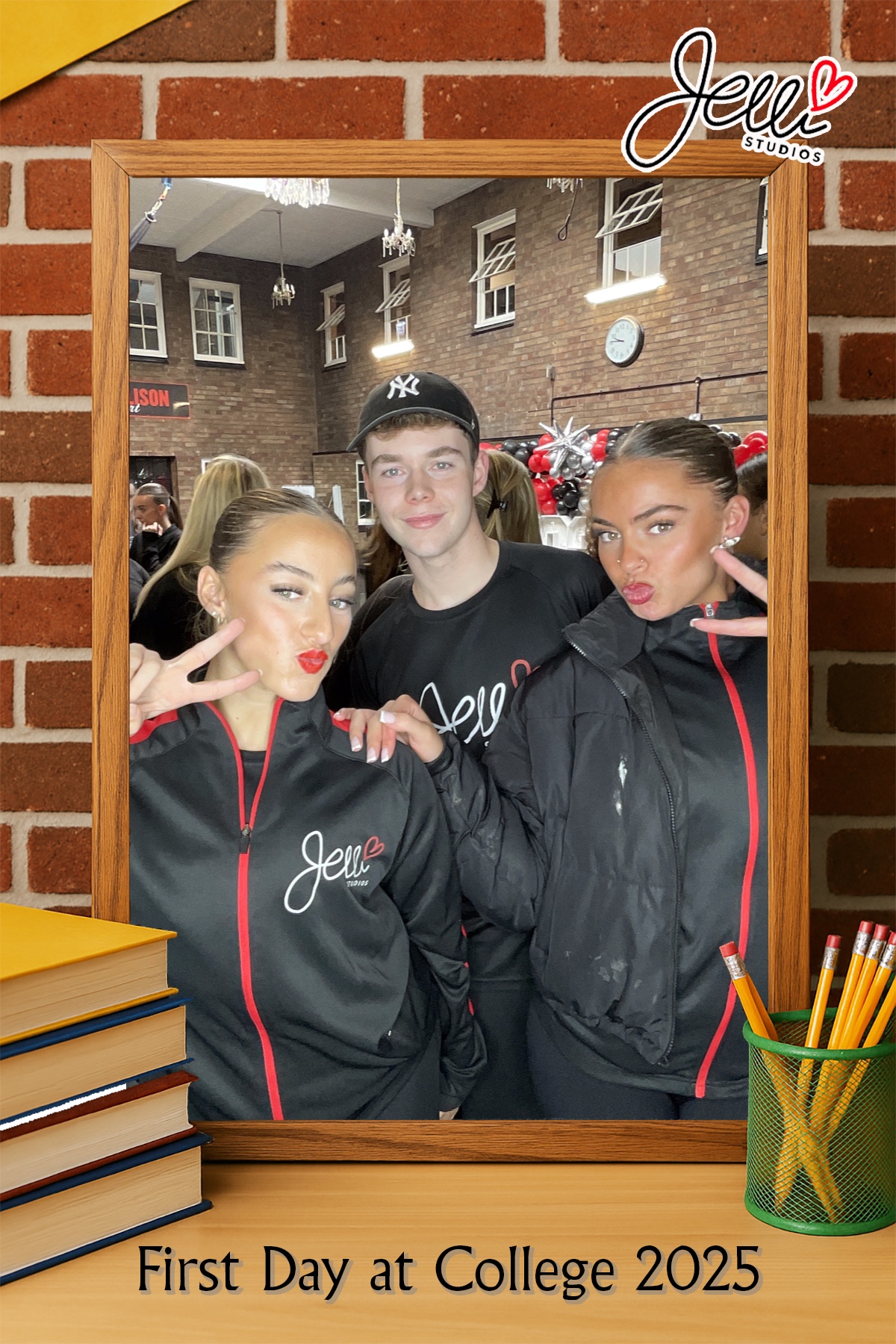 Jelli Studios First Day of College 2025 | View more photos from the event at gallery.liverpoolselfiemirror.co.uk/u/LiverpoolSelfieMirror/Jelli-Studios-First-Day-of-College-2025