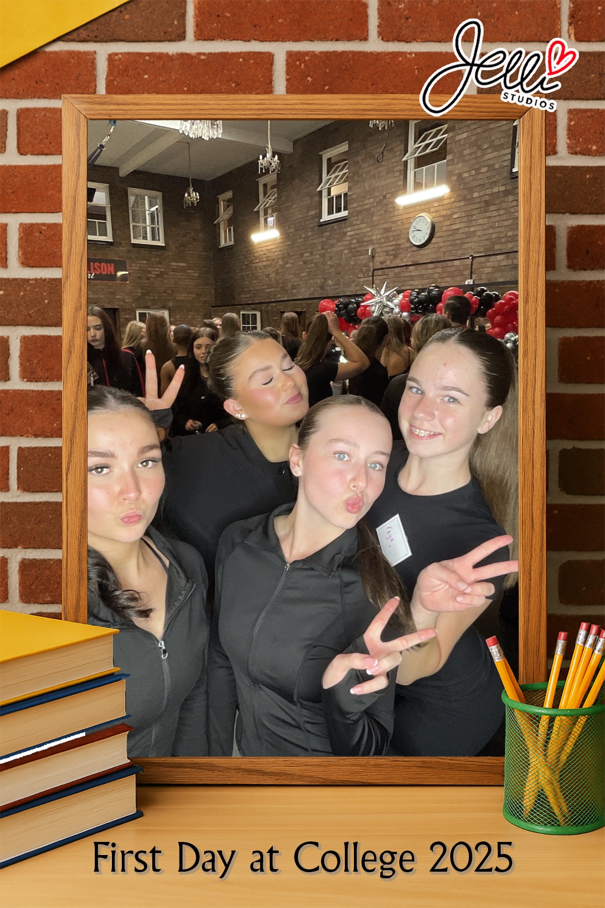 Jelli Studios First Day of College 2025 | View more photos from the event at gallery.liverpoolselfiemirror.co.uk/u/LiverpoolSelfieMirror/Jelli-Studios-First-Day-of-College-2025