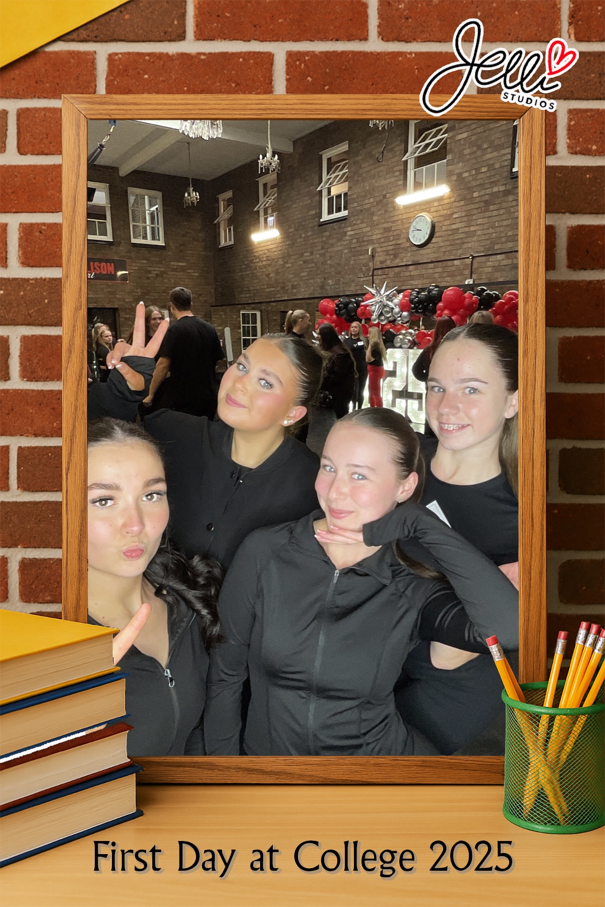 Jelli Studios First Day of College 2025 | View more photos from the event at gallery.liverpoolselfiemirror.co.uk/u/LiverpoolSelfieMirror/Jelli-Studios-First-Day-of-College-2025