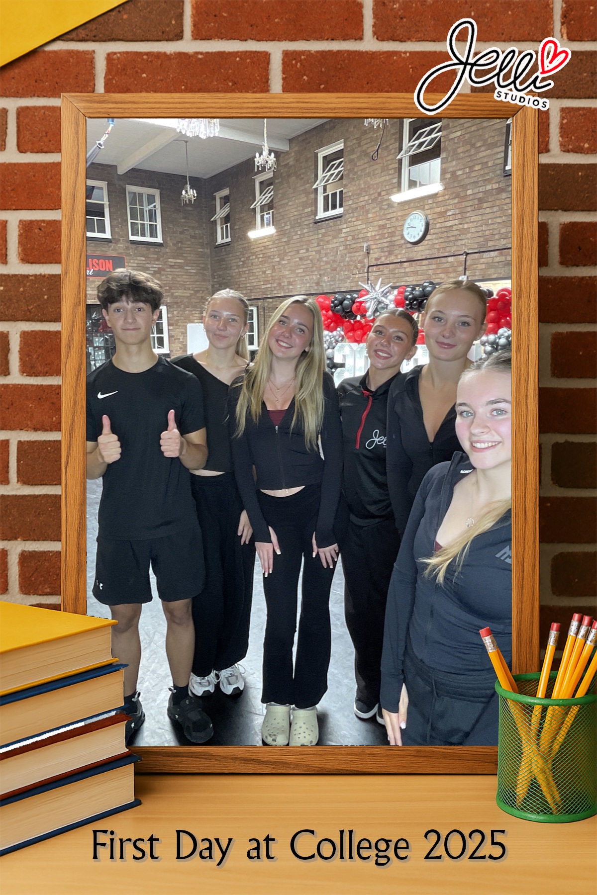 Jelli Studios First Day of College 2025 | View more photos from the event at gallery.liverpoolselfiemirror.co.uk/u/LiverpoolSelfieMirror/Jelli-Studios-First-Day-of-College-2025