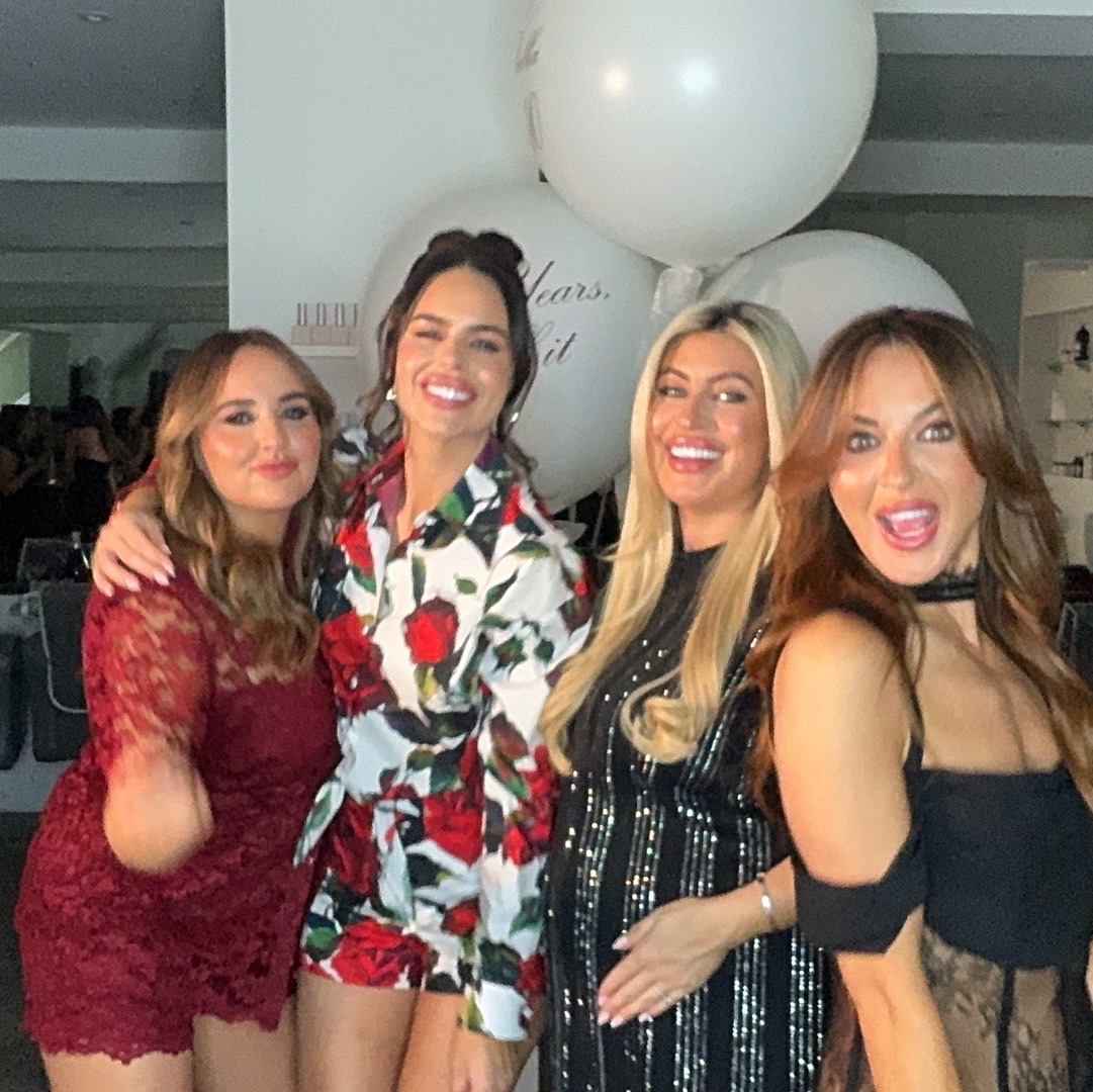 La Bella Turns 10 | View more photos from the event at gallery.liverpoolselfiemirror.co.uk/u/LiverpoolSelfieMirror/La-Bella-Turns-10