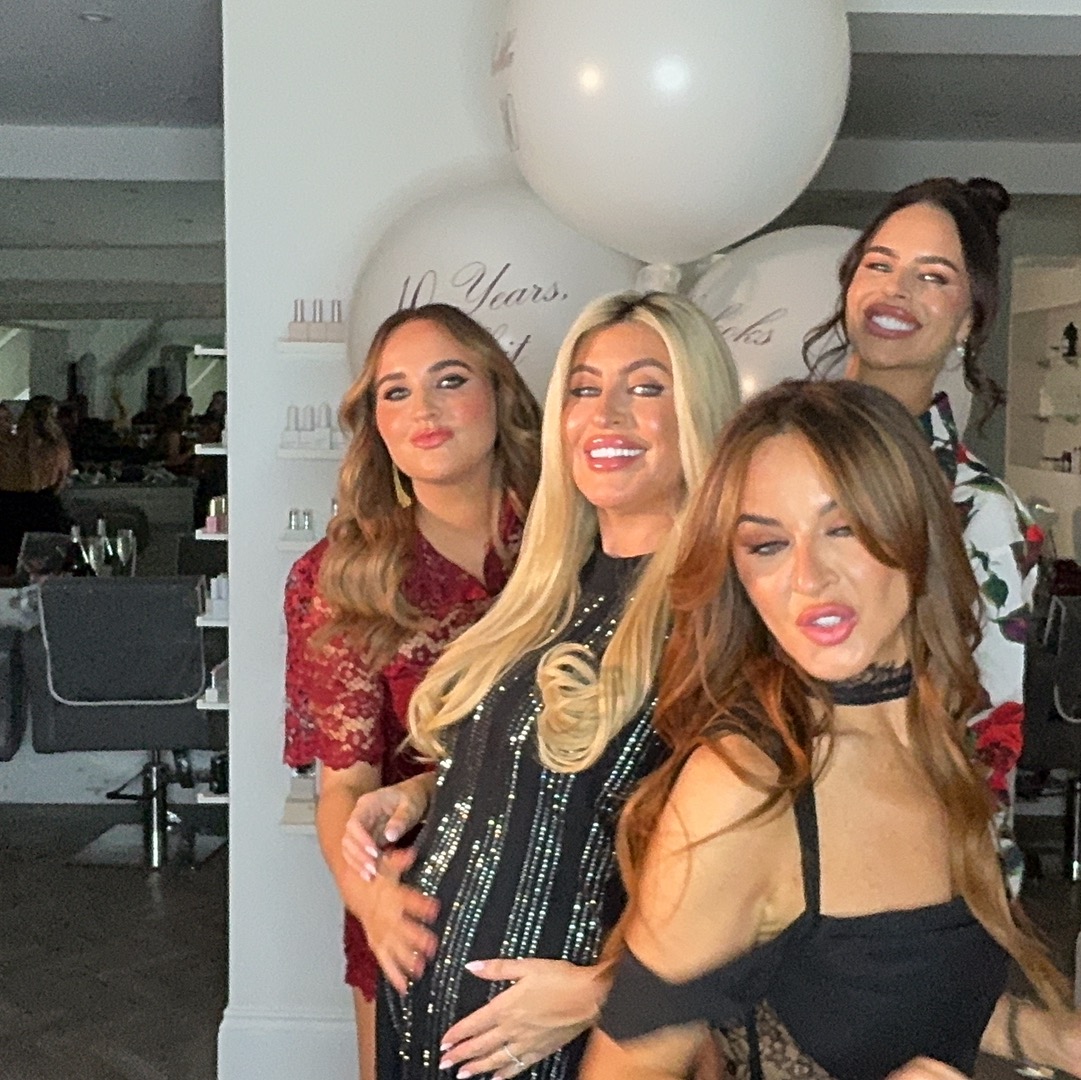 La Bella Turns 10 | View more photos from the event at gallery.liverpoolselfiemirror.co.uk/u/LiverpoolSelfieMirror/La-Bella-Turns-10