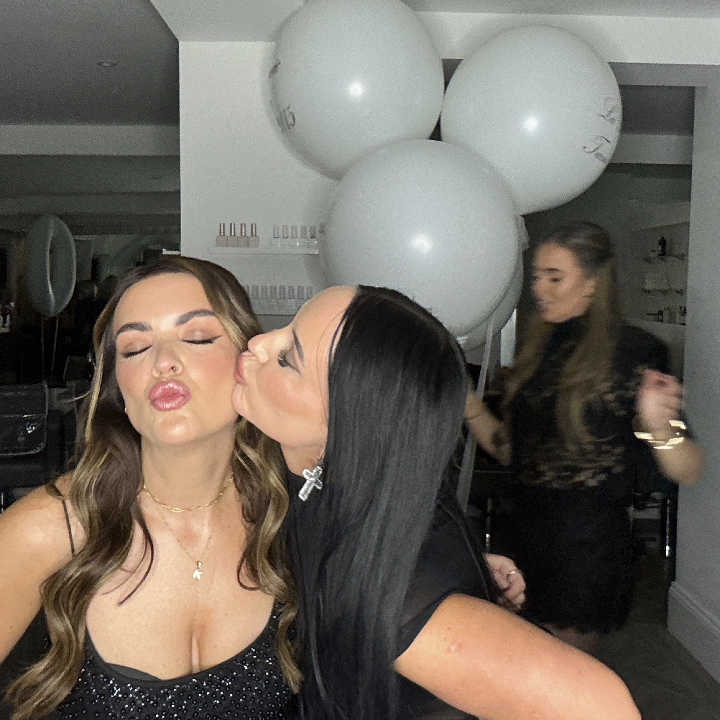 La Bella Turns 10 | View more photos from the event at gallery.liverpoolselfiemirror.co.uk/u/LiverpoolSelfieMirror/La-Bella-Turns-10