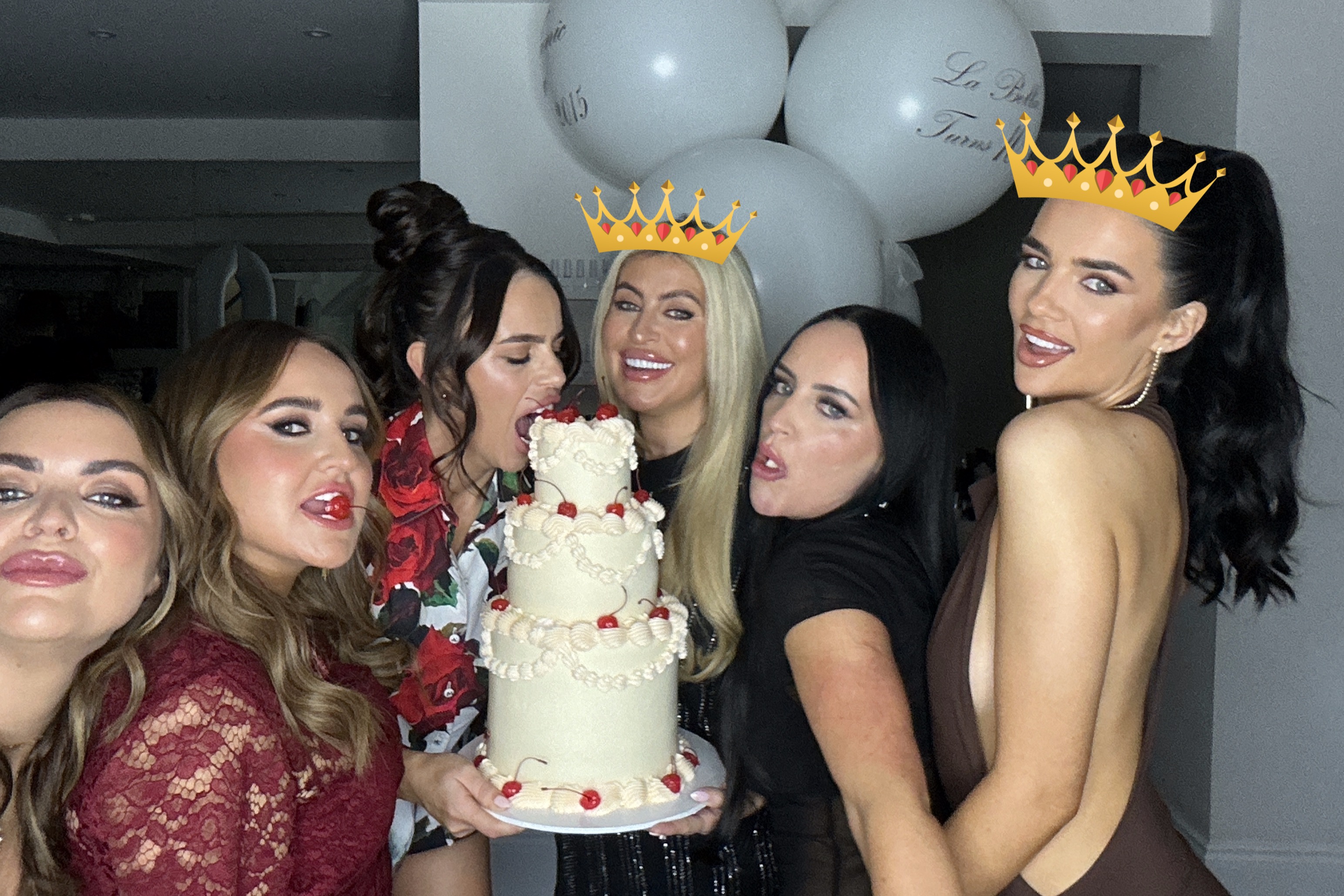 La Bella Turns 10 | View more photos from the event at gallery.liverpoolselfiemirror.co.uk/u/LiverpoolSelfieMirror/La-Bella-Turns-10