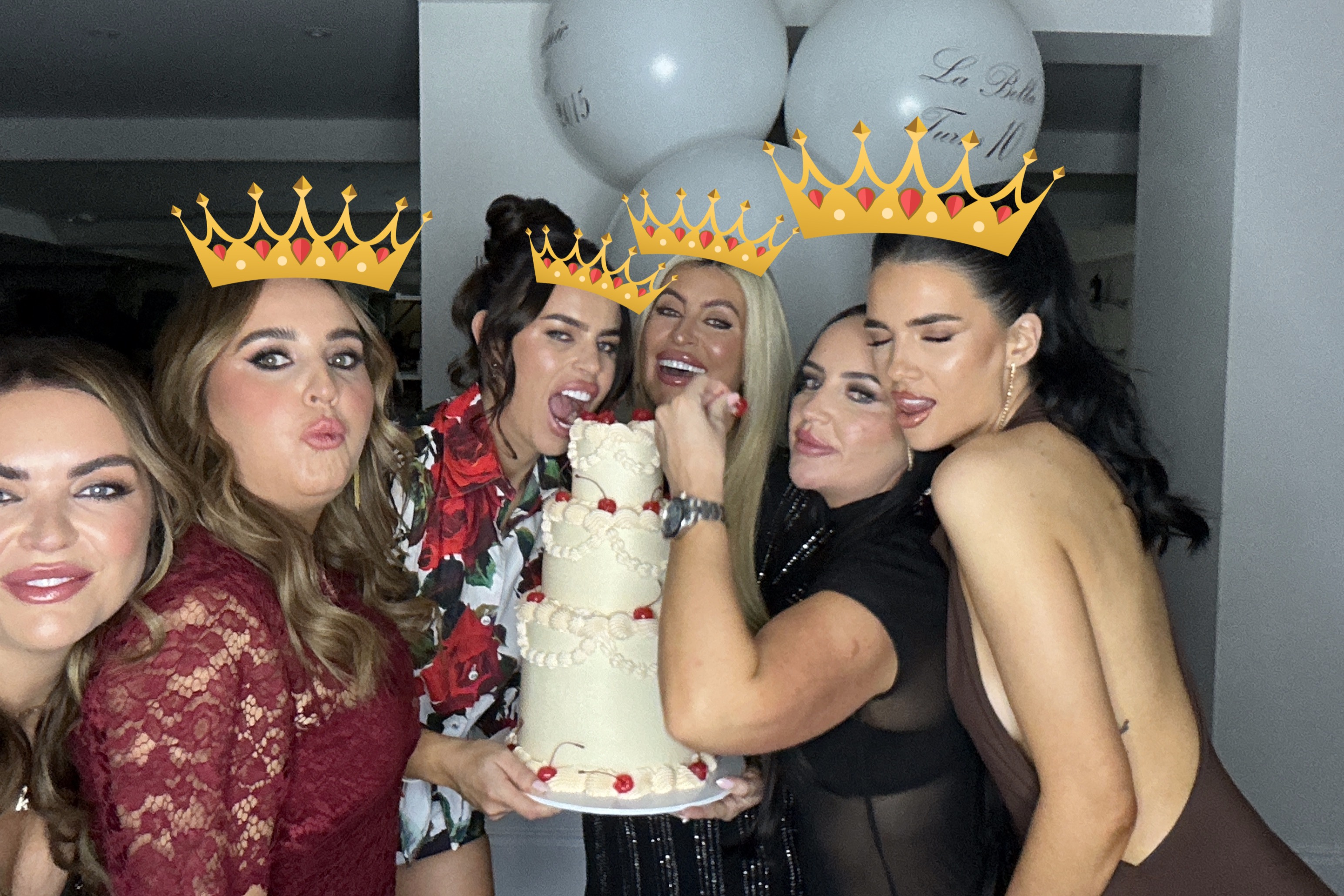 La Bella Turns 10 | View more photos from the event at gallery.liverpoolselfiemirror.co.uk/u/LiverpoolSelfieMirror/La-Bella-Turns-10