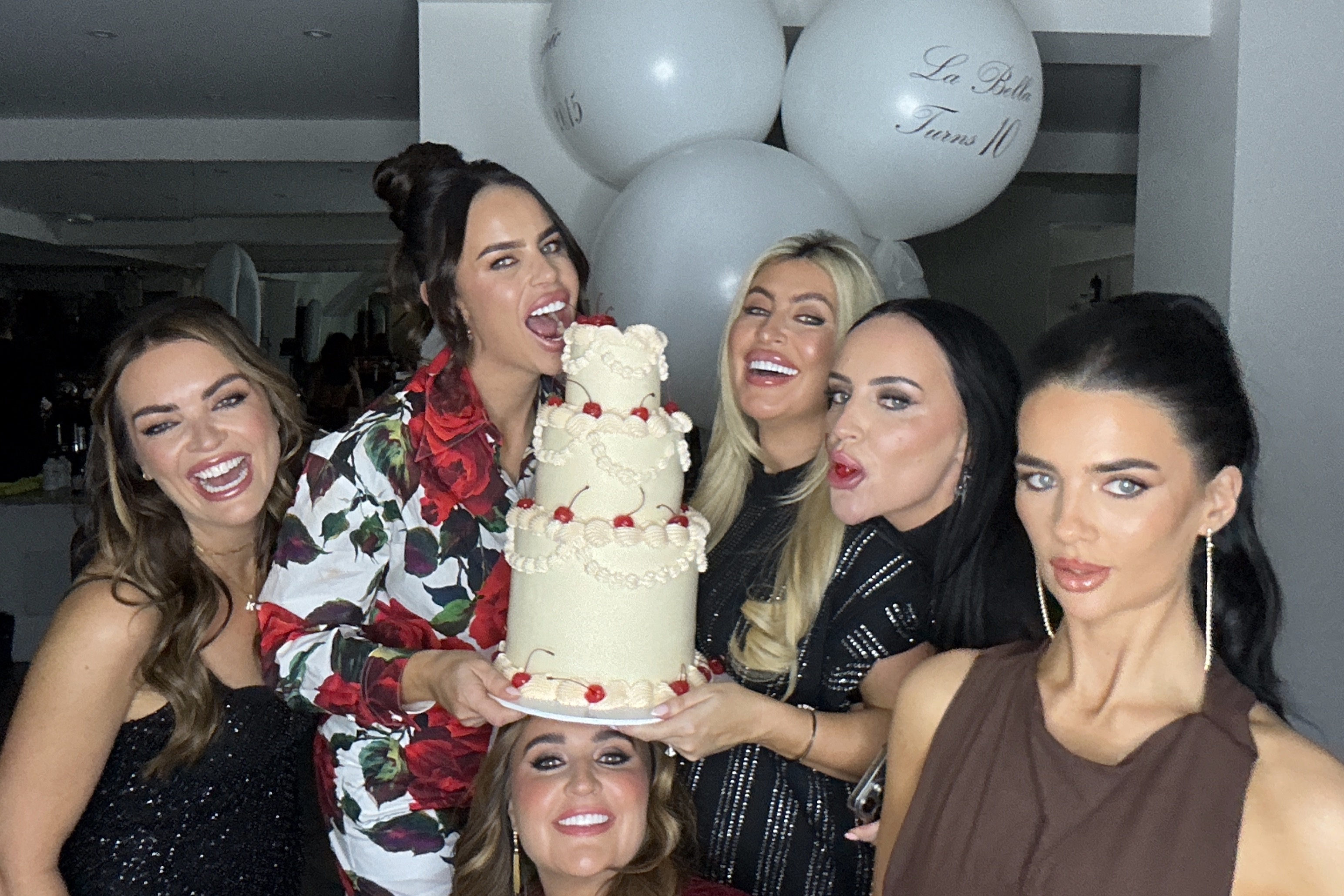 La Bella Turns 10 | View more photos from the event at gallery.liverpoolselfiemirror.co.uk/u/LiverpoolSelfieMirror/La-Bella-Turns-10