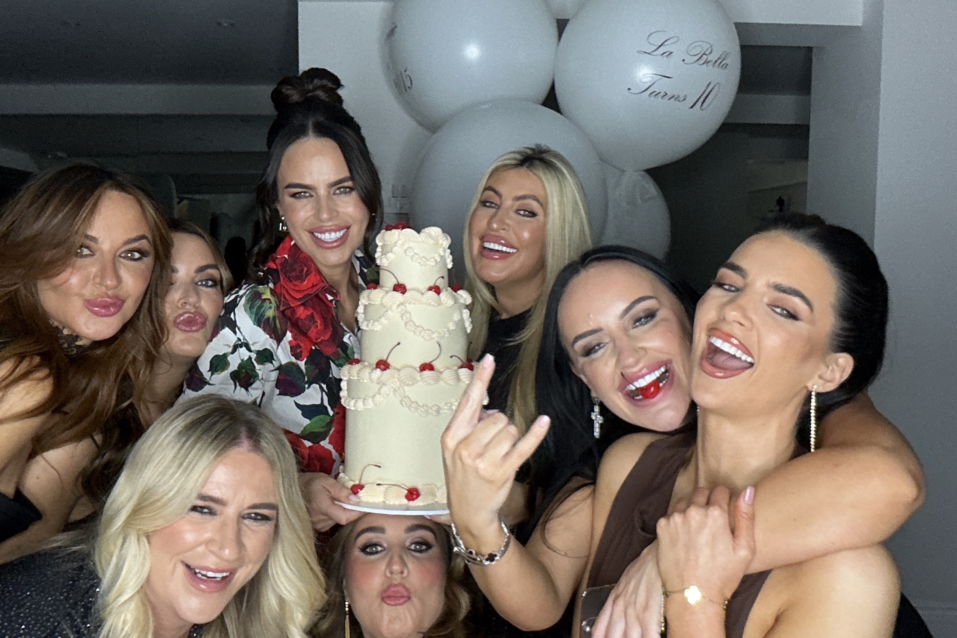 La Bella Turns 10 | View more photos from the event at gallery.liverpoolselfiemirror.co.uk/u/LiverpoolSelfieMirror/La-Bella-Turns-10