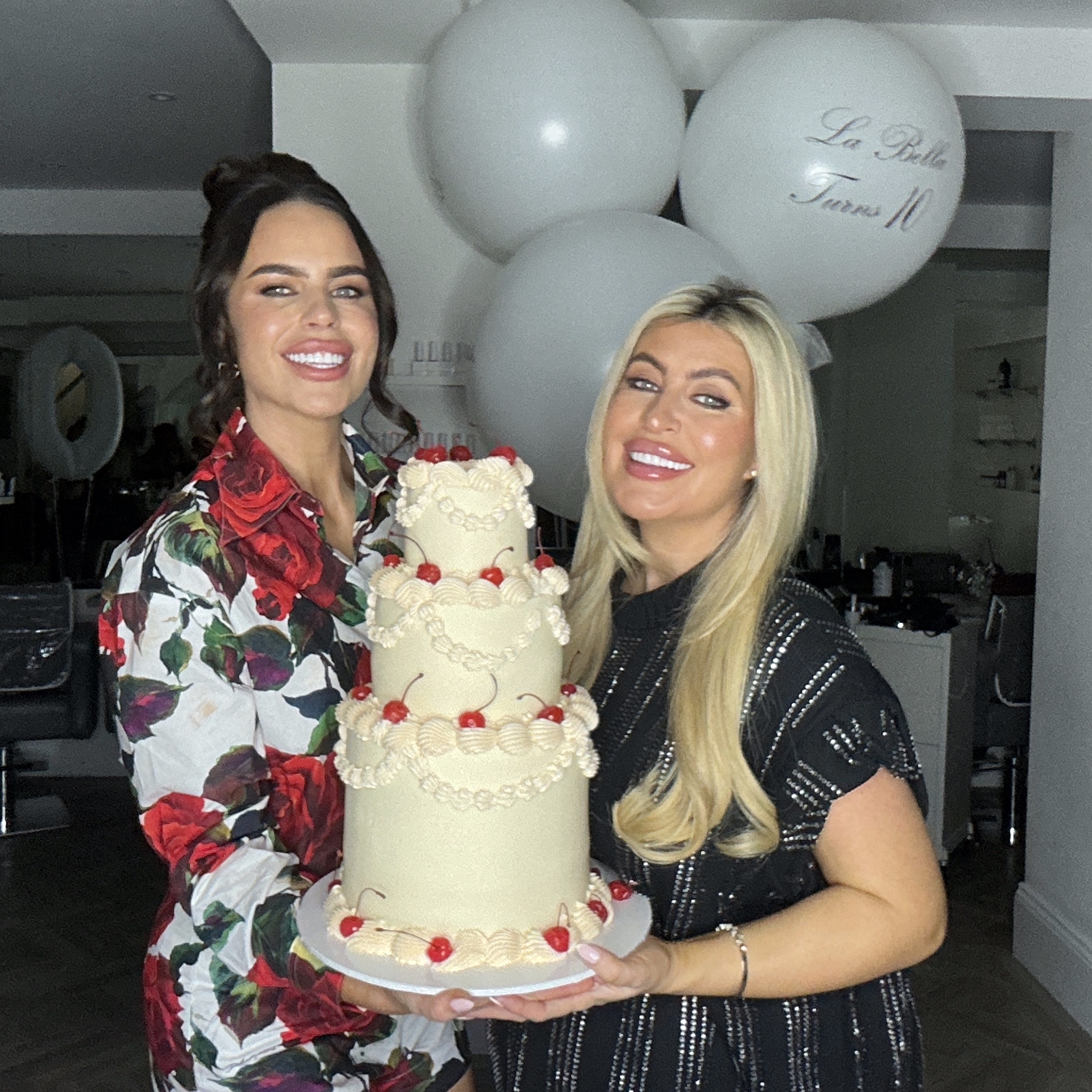 La Bella Turns 10 | View more photos from the event at gallery.liverpoolselfiemirror.co.uk/u/LiverpoolSelfieMirror/La-Bella-Turns-10