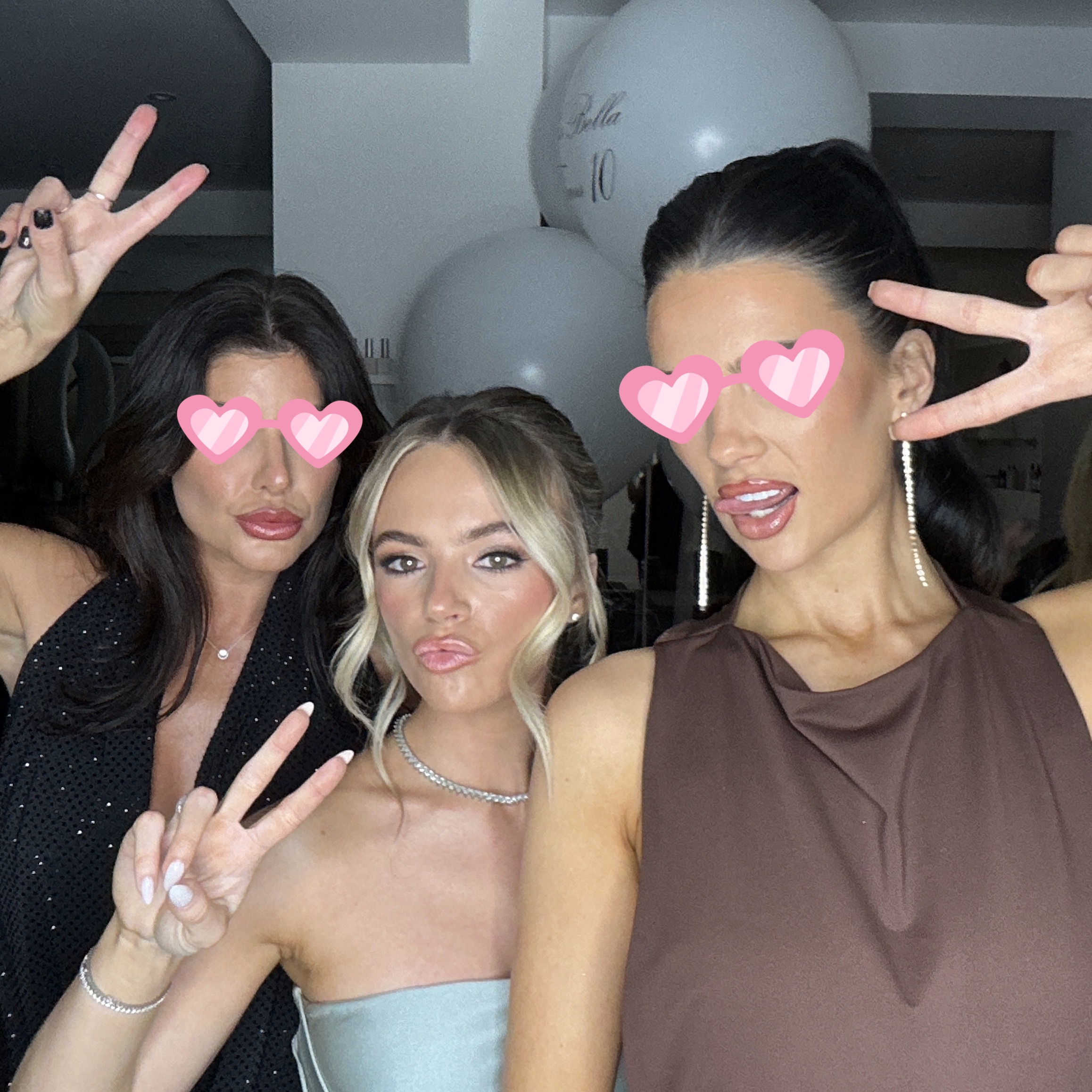 La Bella Turns 10 | View more photos from the event at gallery.liverpoolselfiemirror.co.uk/u/LiverpoolSelfieMirror/La-Bella-Turns-10