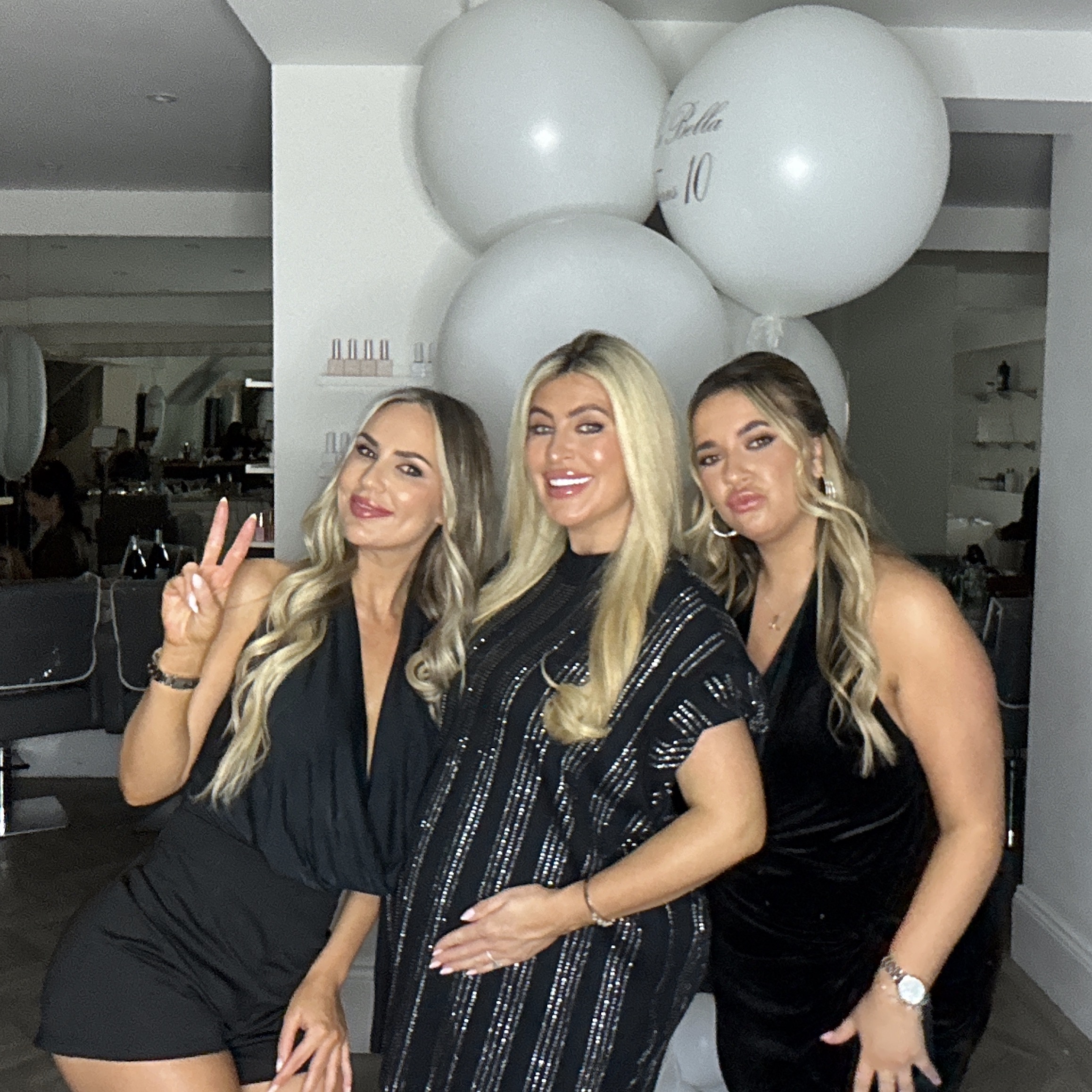 La Bella Turns 10 | View more photos from the event at gallery.liverpoolselfiemirror.co.uk/u/LiverpoolSelfieMirror/La-Bella-Turns-10