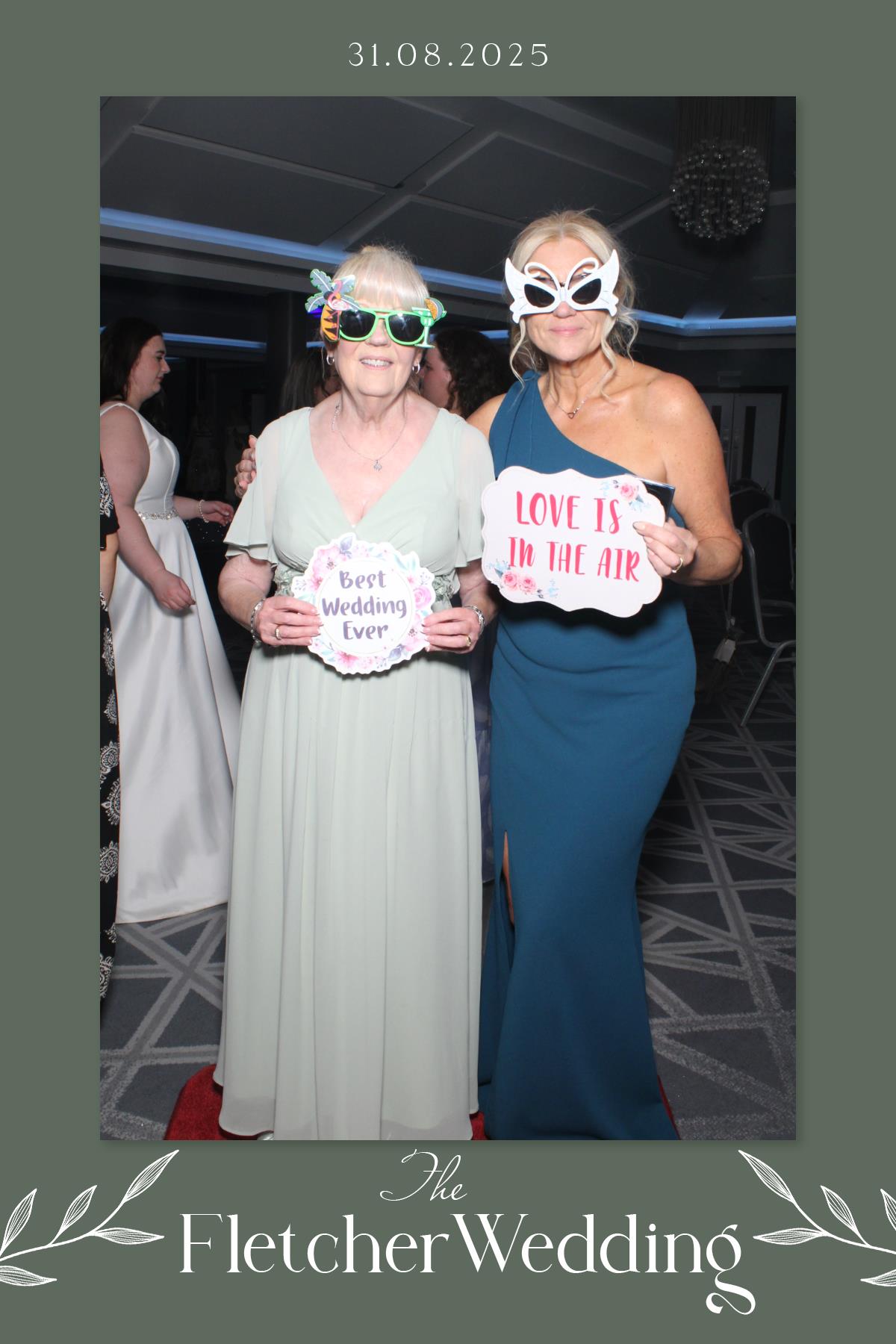 Lauren & Thomas' Wedding | View more photos from the event at gallery.liverpoolselfiemirror.co.uk/u/LiverpoolSelfieMirror/Lauren-Thomas-Wedding