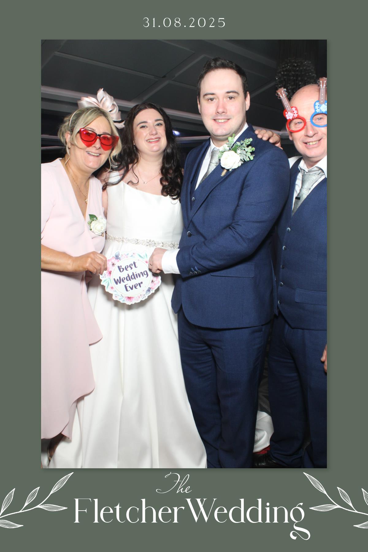 Lauren & Thomas' Wedding | View more photos from the event at gallery.liverpoolselfiemirror.co.uk/u/LiverpoolSelfieMirror/Lauren-Thomas-Wedding