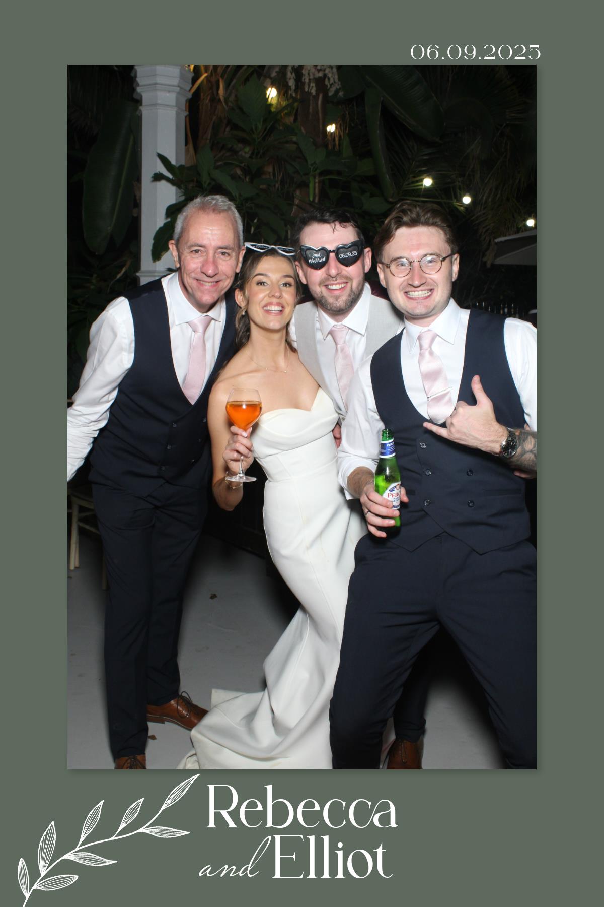 Rebecca & Elliot's Wedding | View more photos from the event at gallery.liverpoolselfiemirror.co.uk/u/LiverpoolSelfieMirror/Rebecca-Elliots-Wedding