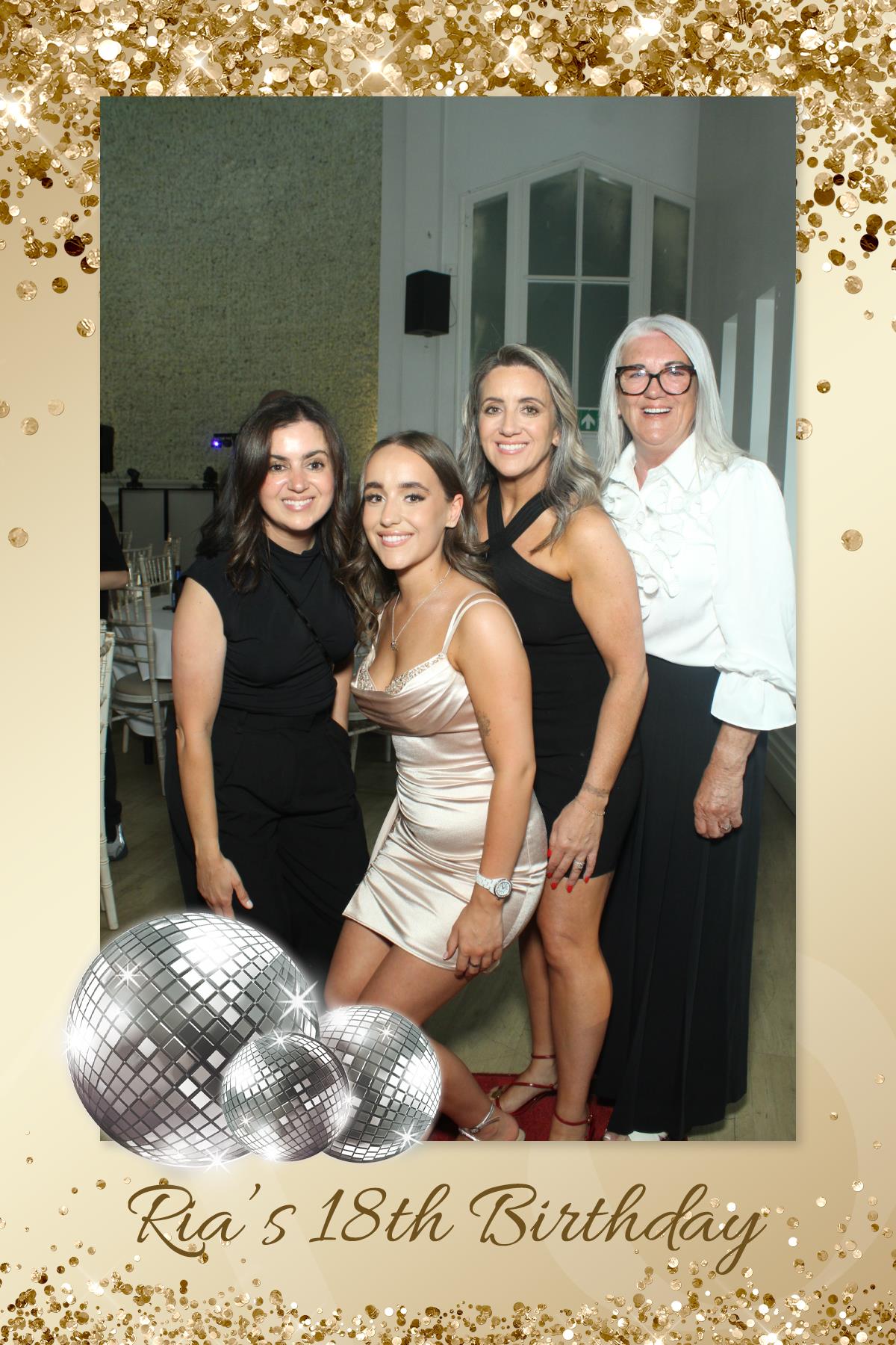 Ria's 18th Birthday | View more photos from the event at gallery.liverpoolselfiemirror.co.uk/u/LiverpoolSelfieMirror/Rias-18th-Birthday