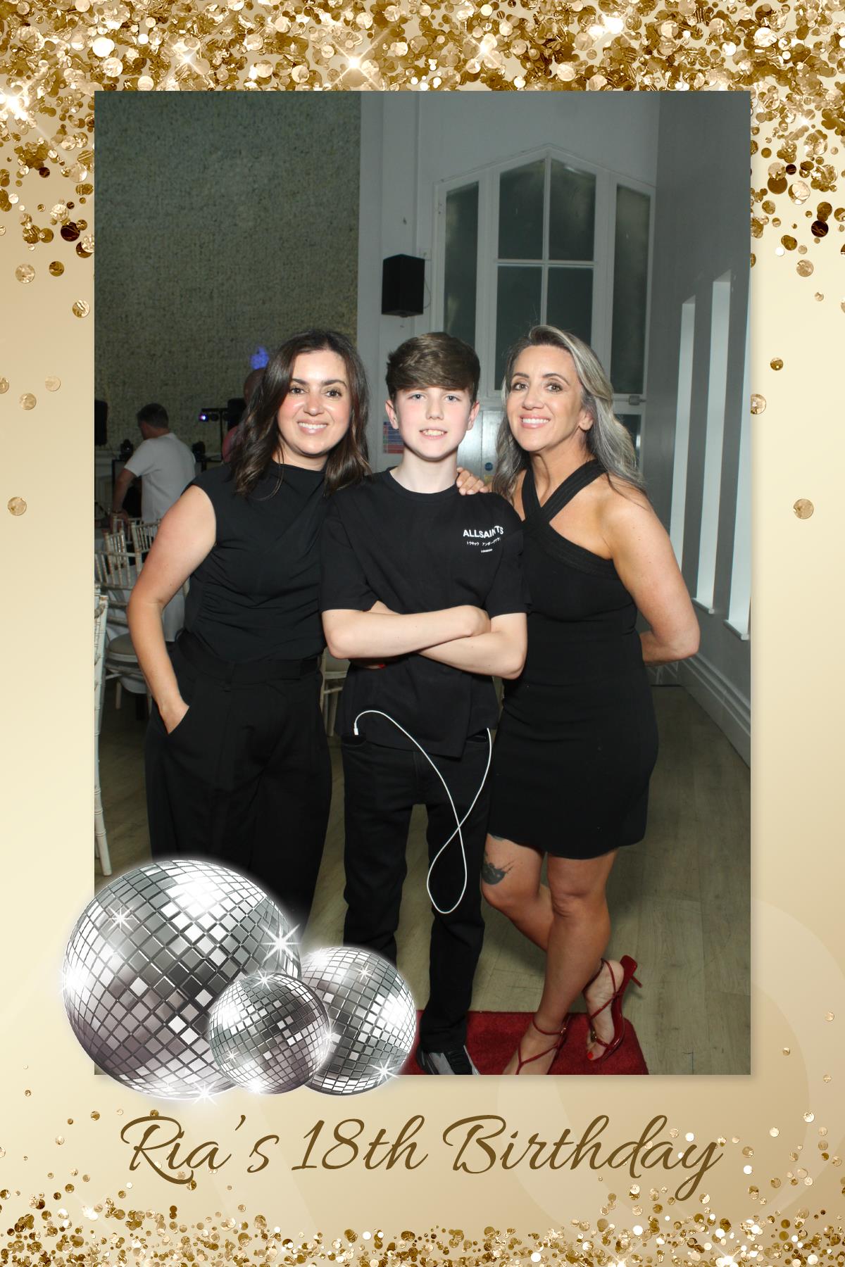 Ria's 18th Birthday | View more photos from the event at gallery.liverpoolselfiemirror.co.uk/u/LiverpoolSelfieMirror/Rias-18th-Birthday
