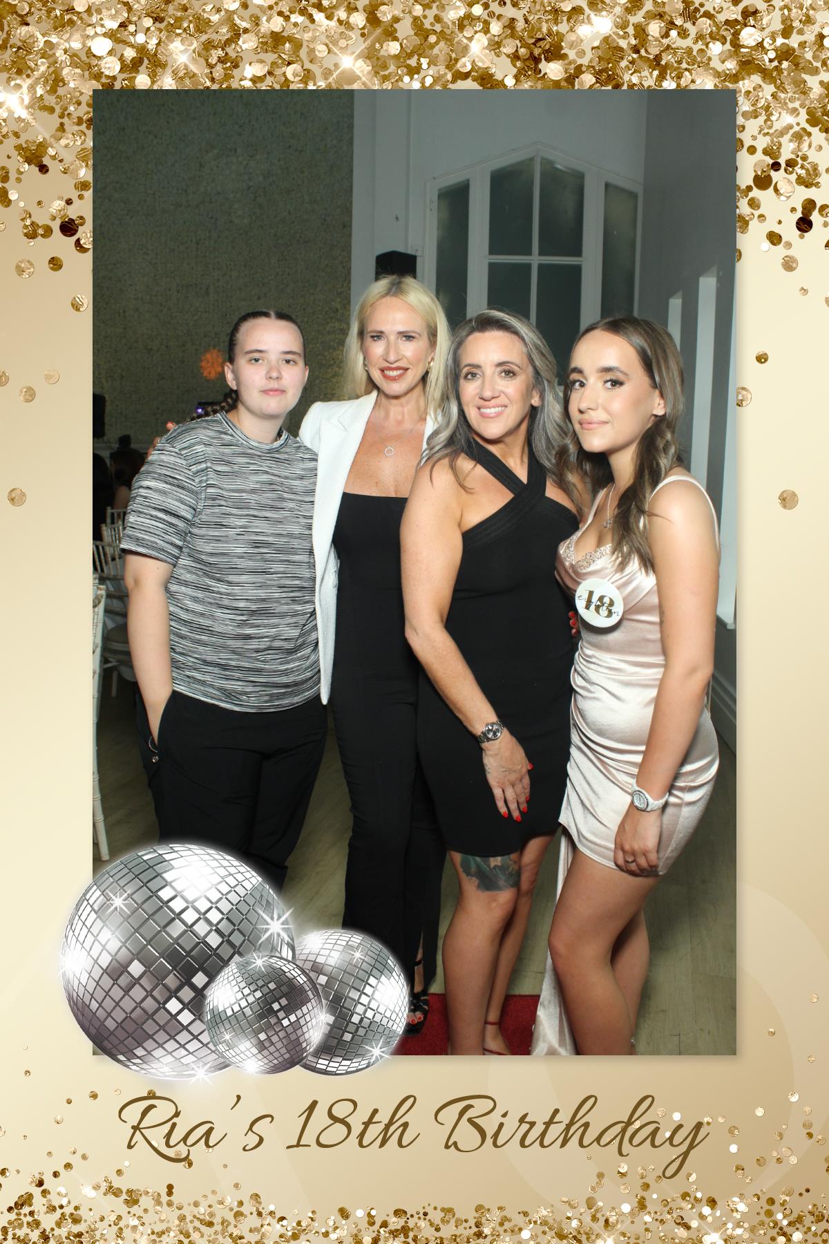 Ria's 18th Birthday | View more photos from the event at gallery.liverpoolselfiemirror.co.uk/u/LiverpoolSelfieMirror/Rias-18th-Birthday