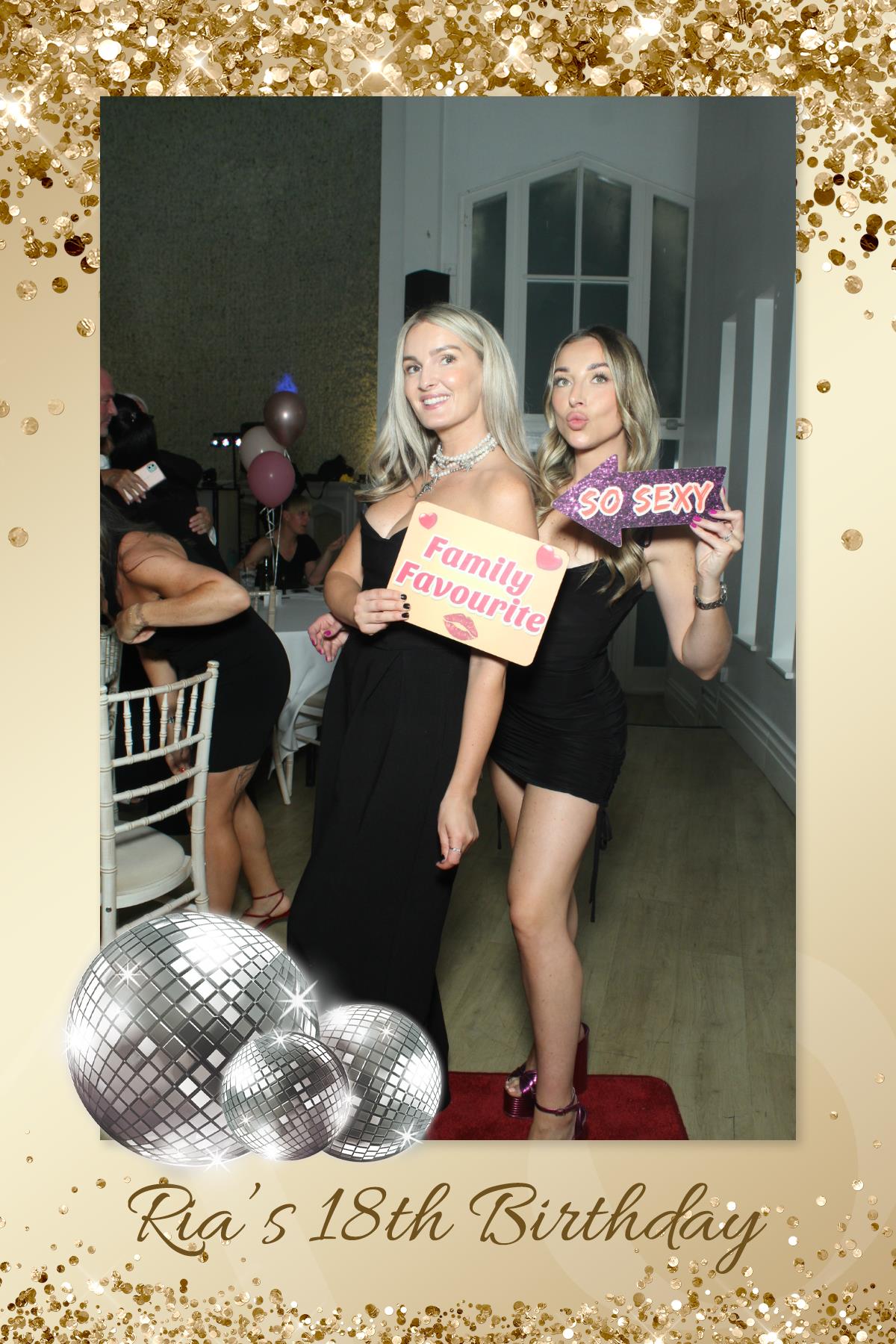 Ria's 18th Birthday | View more photos from the event at gallery.liverpoolselfiemirror.co.uk/u/LiverpoolSelfieMirror/Rias-18th-Birthday