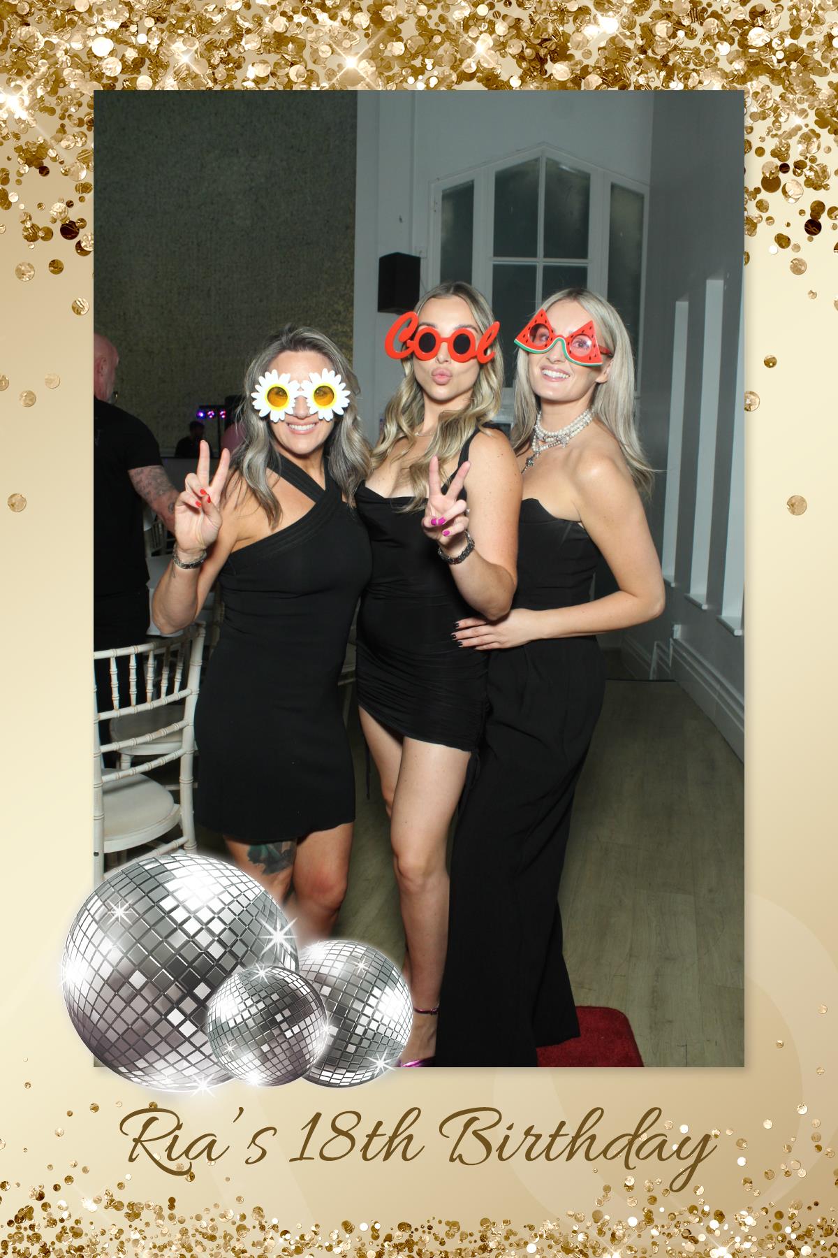 Ria's 18th Birthday | View more photos from the event at gallery.liverpoolselfiemirror.co.uk/u/LiverpoolSelfieMirror/Rias-18th-Birthday