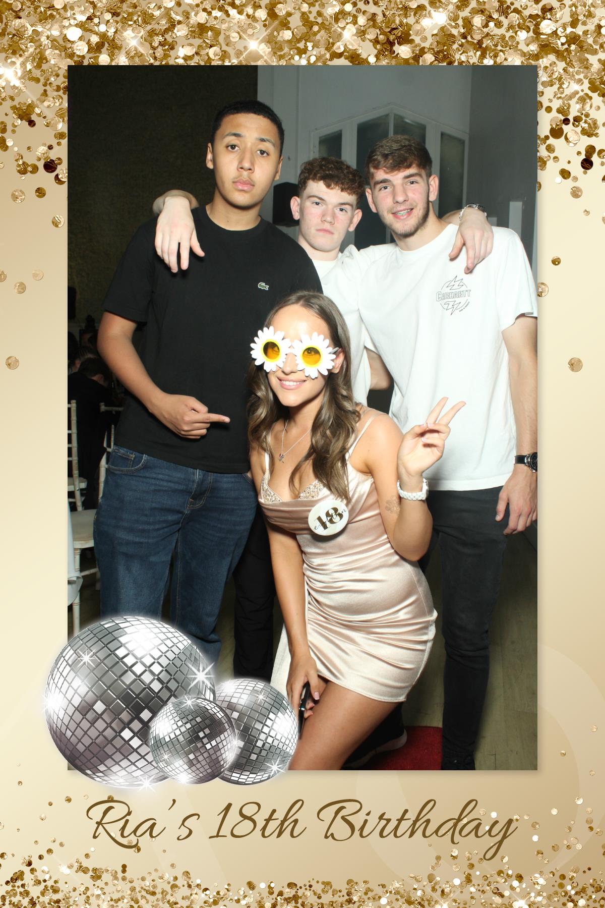 Ria's 18th Birthday | View more photos from the event at gallery.liverpoolselfiemirror.co.uk/u/LiverpoolSelfieMirror/Rias-18th-Birthday