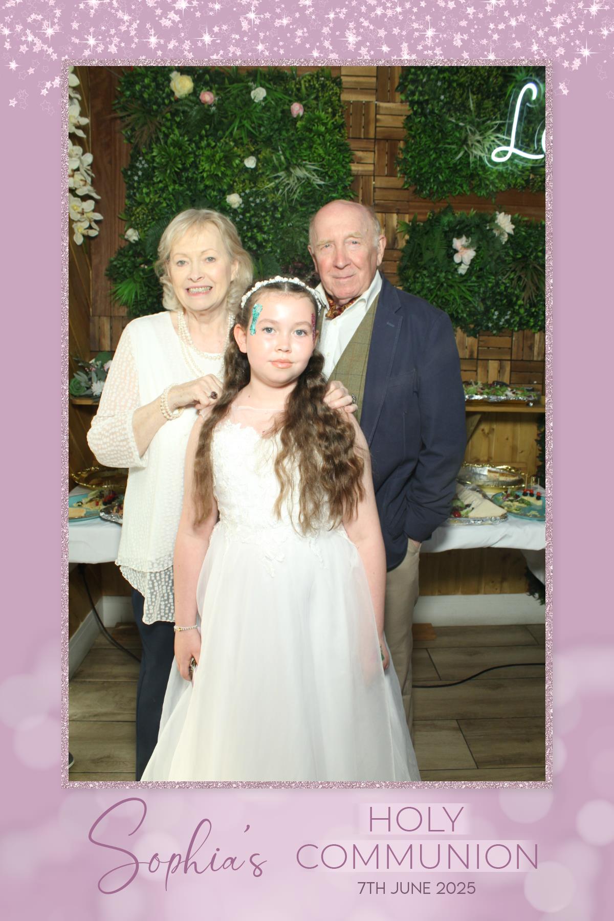 Sophia's 1st Holy Communion | View more photos from the event at gallery.liverpoolselfiemirror.co.uk/u/LiverpoolSelfieMirror/Sophias-1st-Holy-Communion